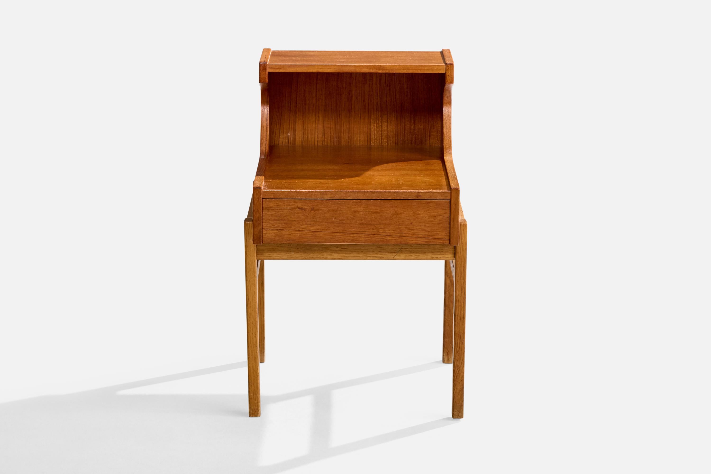 Metà XX secolo Comodini di design svedese, teak, quercia, Svezia, anni '50 in vendita