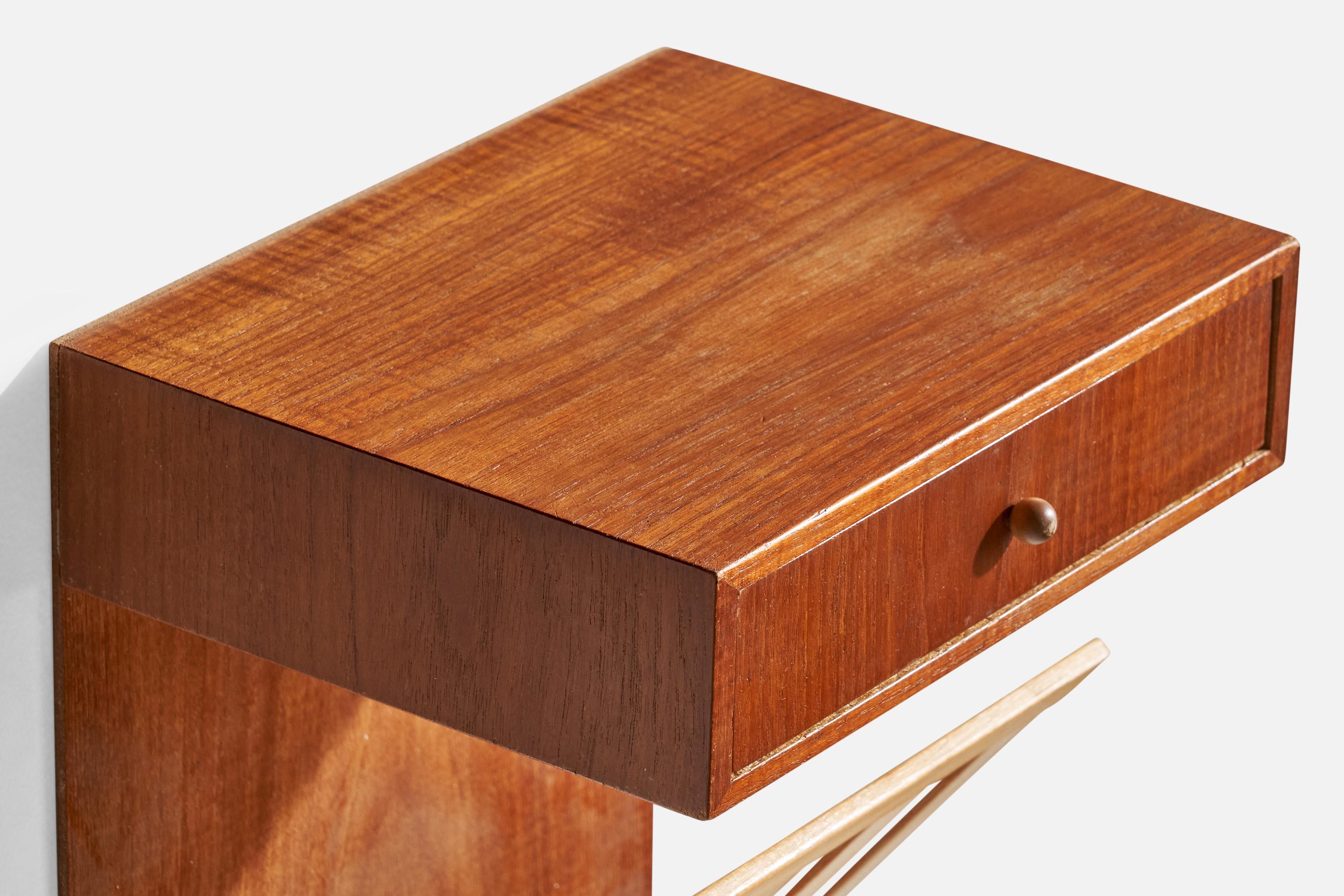 Swedish Designer, Nightstands, Teak, Pine, Sweden, 1950s For Sale 3