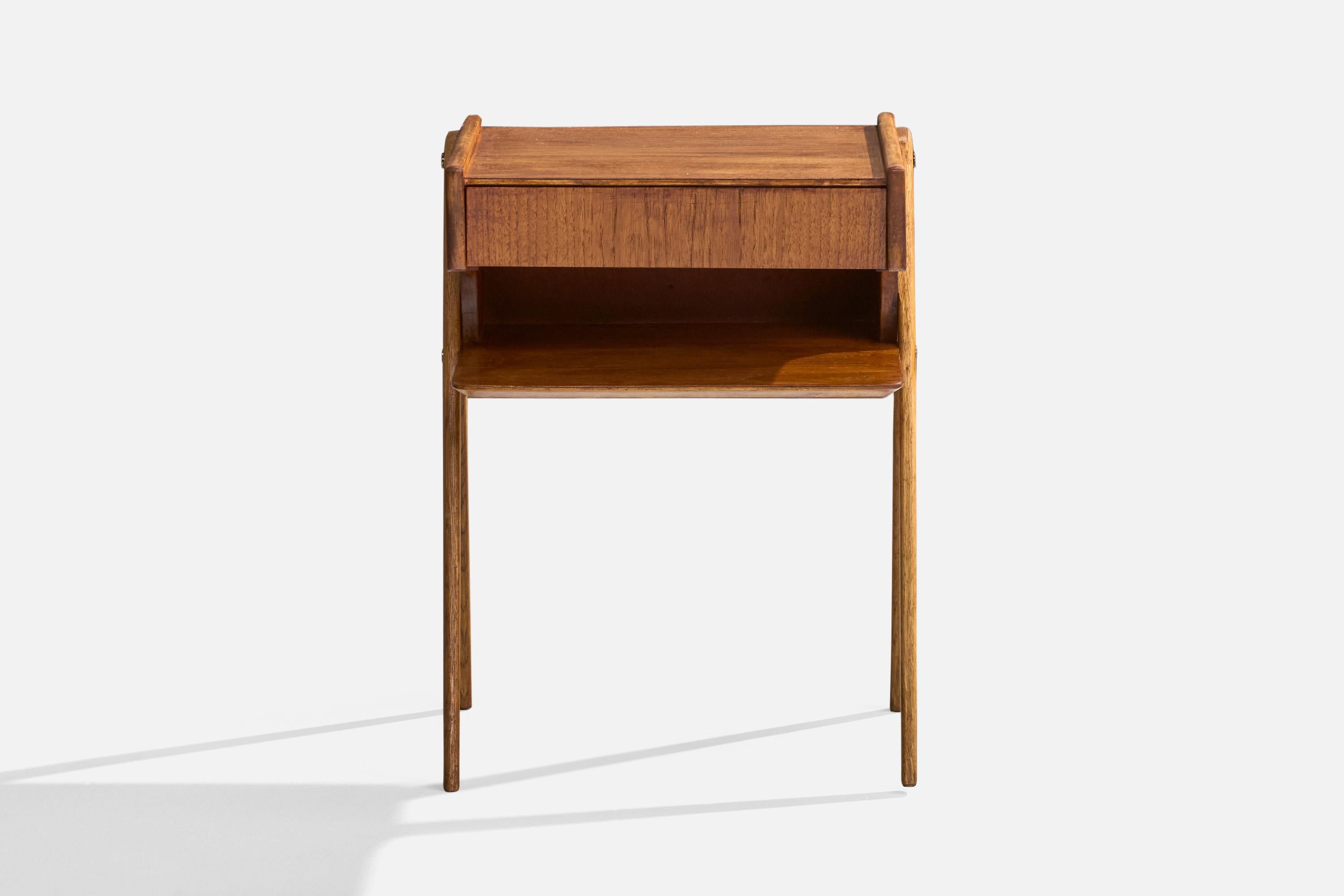 Schwedische Designerin, Nachttische, Teakholz, Schweden, 1950er Jahre im Angebot 1