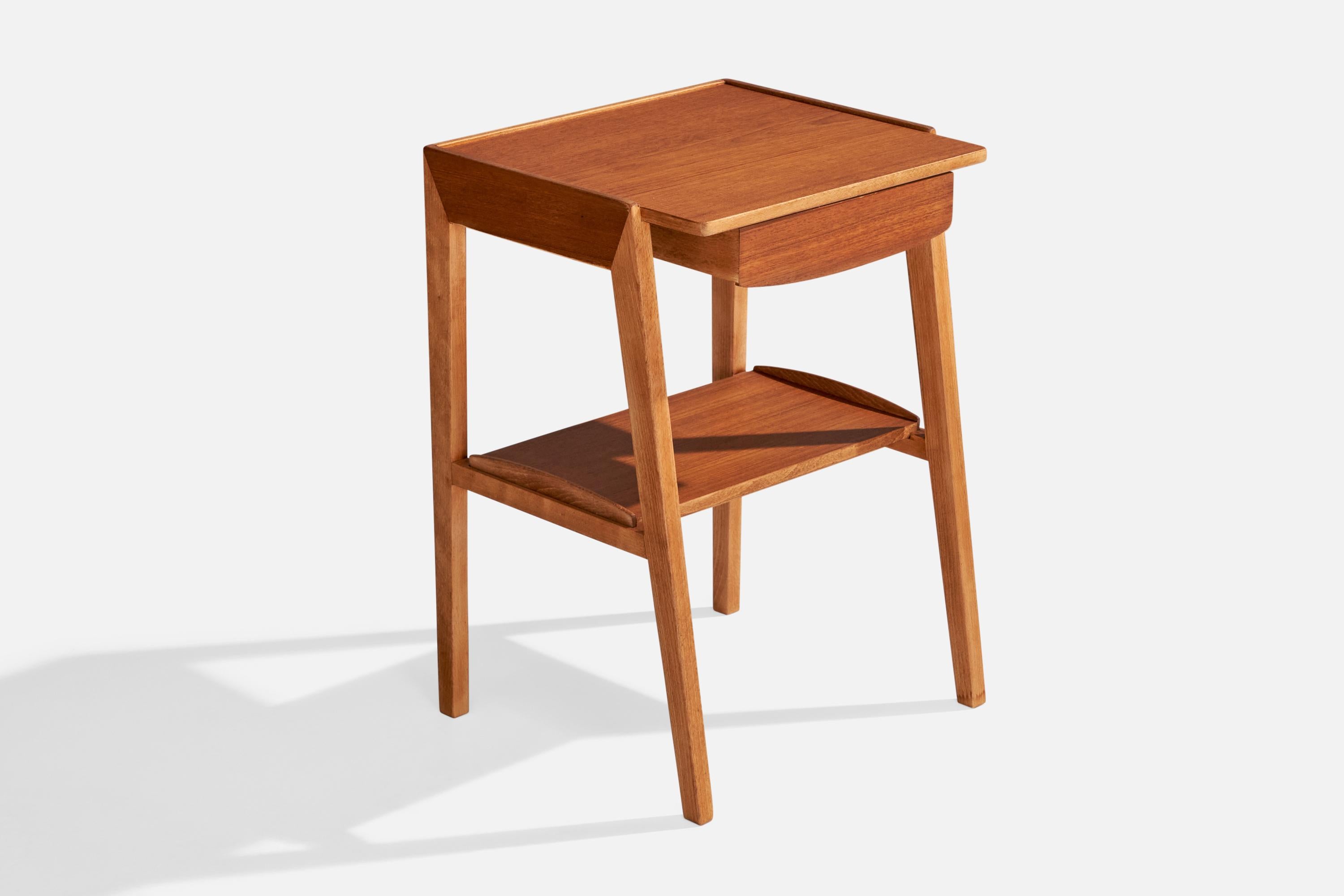 Swedish Designer, Nightstands, Teak, Sweden, 1960s In Good Condition For Sale In High Point, NC