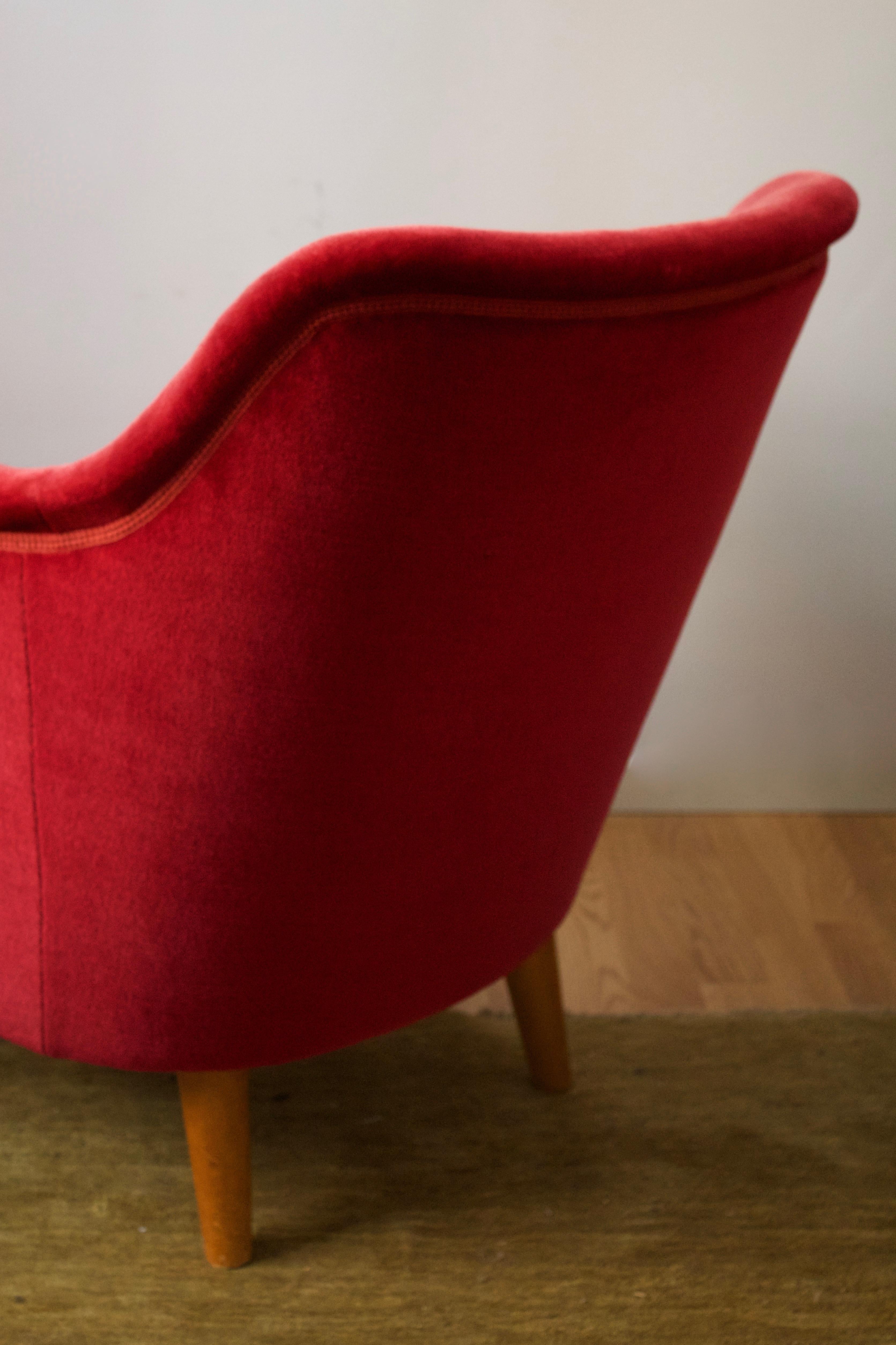 Swedish Designer, Organic Lounge Chair, Red Velvet, Light Wood, Sweden, 1940s In Good Condition In High Point, NC