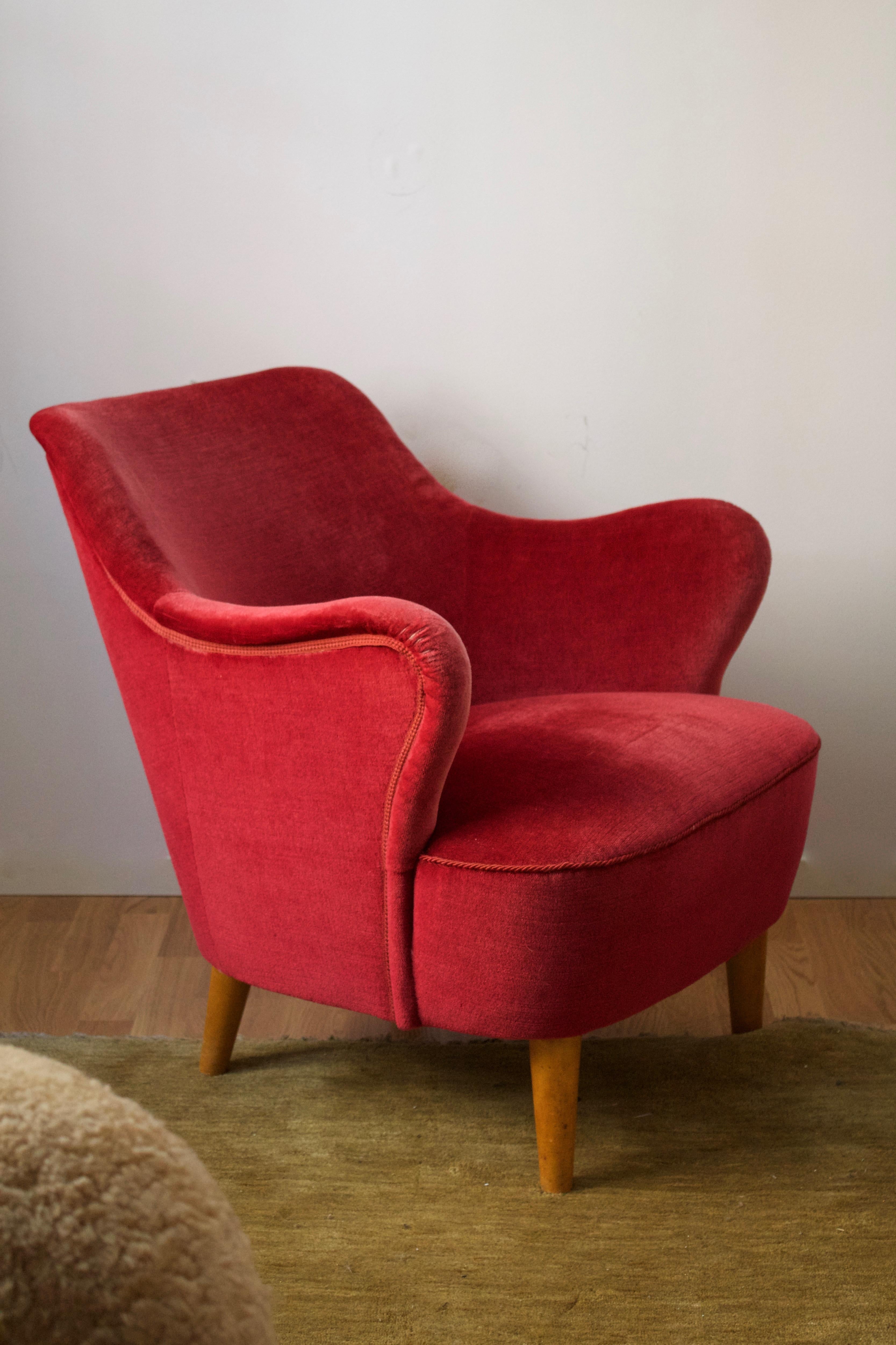 Mid-20th Century Swedish Designer, Organic Lounge Chair, Red Velvet, Light Wood, Sweden, 1940s