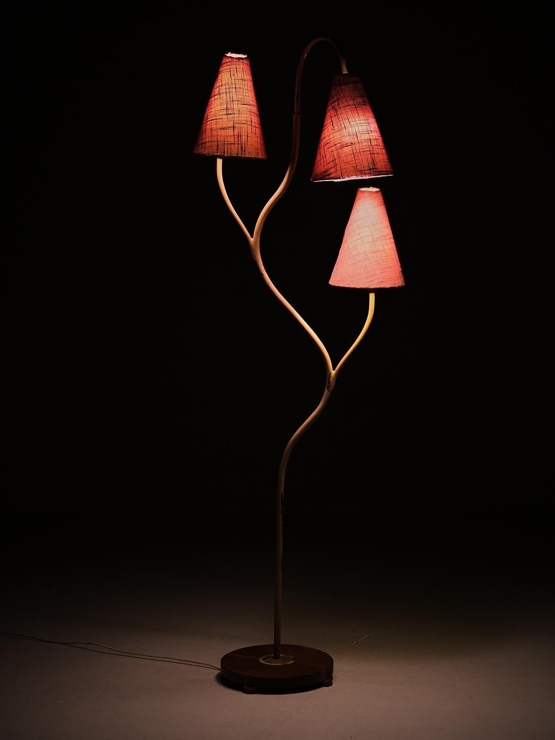 Lampadaire organique suédois à trois branches, années 1940 en vente 5