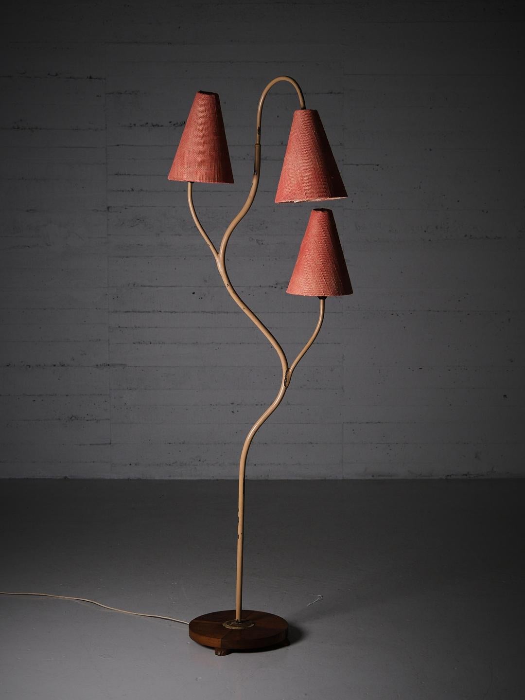 Scandinave moderne Lampadaire organique suédois à trois branches, années 1940 en vente