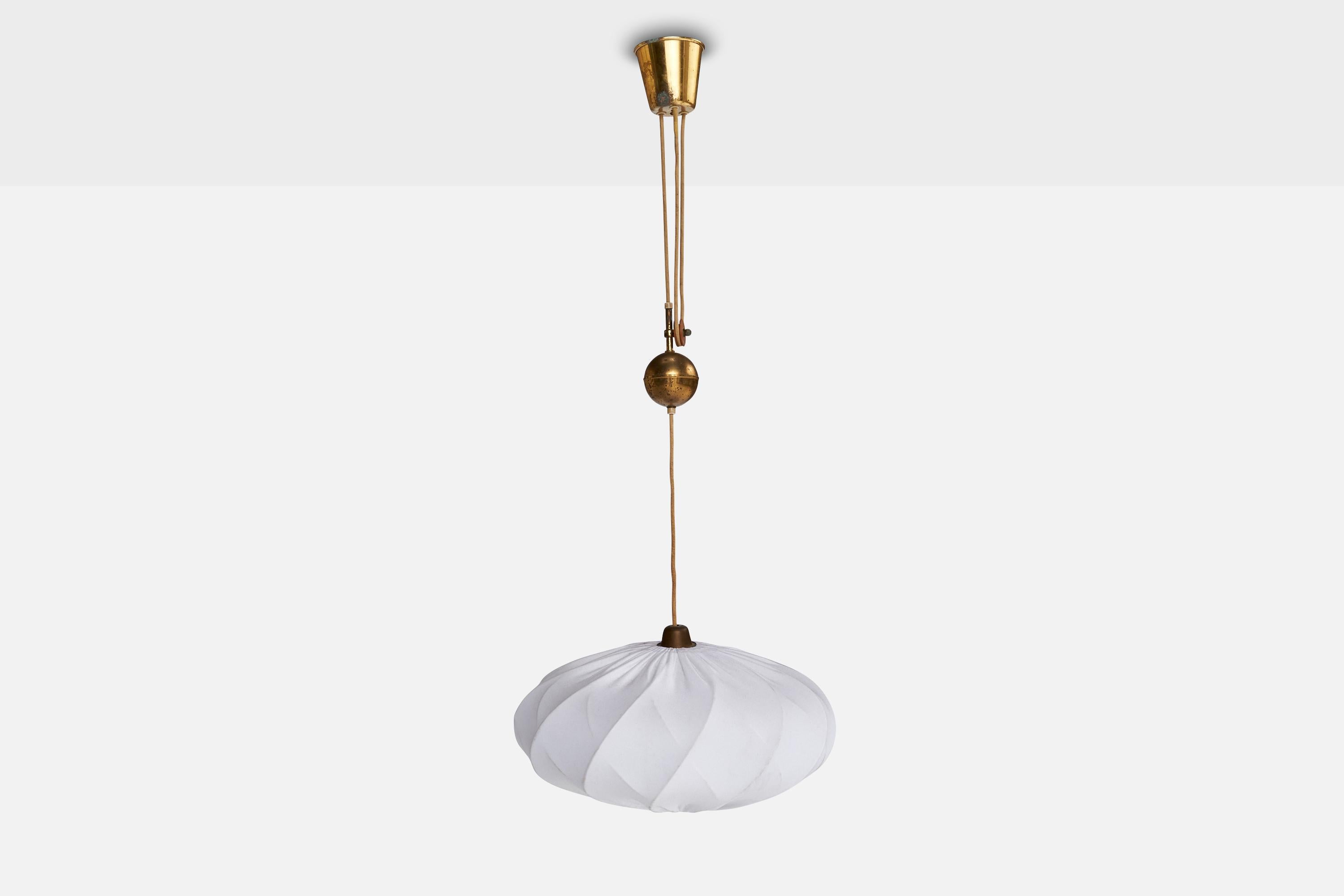 Scandinavo moderno Nordiska Kompaniet, Lampada a sospensione, Ottone, Tessuto, Svezia, anni '40 in vendita