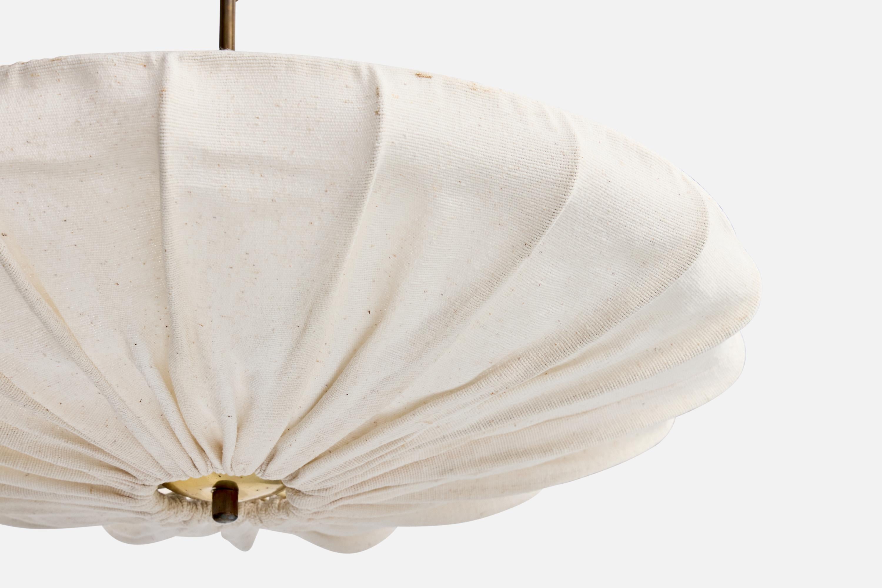 Designer svedese, lampada a sospensione, ottone, tessuto, Svezia, anni '40 In condizioni buone in vendita a High Point, NC