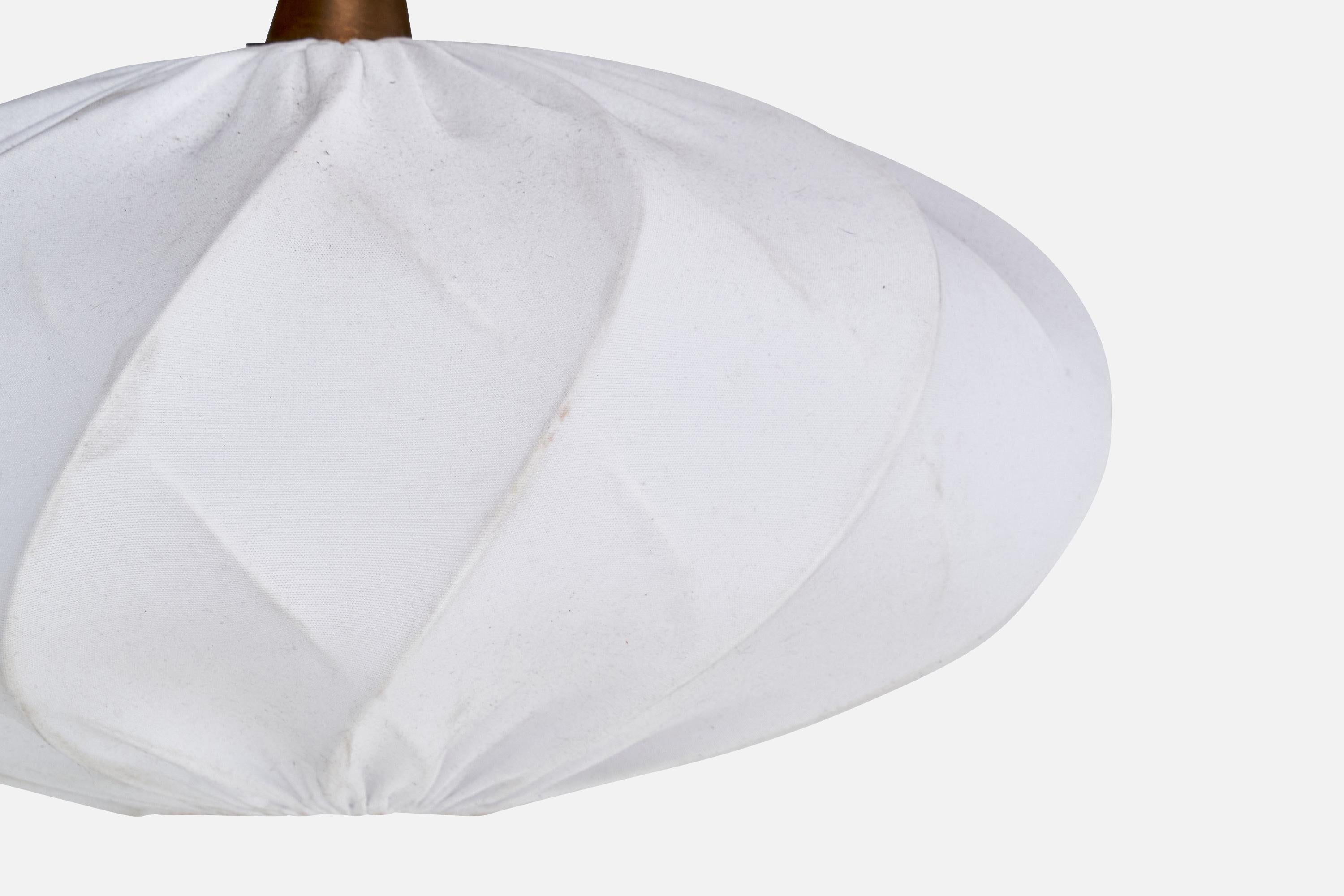 Metà XX secolo Nordiska Kompaniet, Lampada a sospensione, Ottone, Tessuto, Svezia, anni '40 in vendita