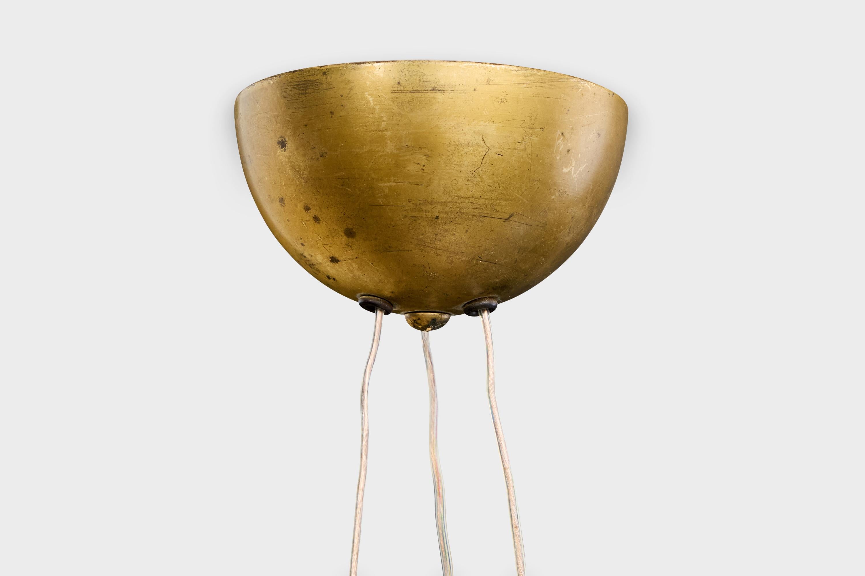 Designer suédois, lampe suspendue, laiton, tissu, Suède, années 1940 en vente 1