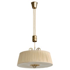 Designer suédois, lampe suspendue, laiton, tissu, Suède, années 1940