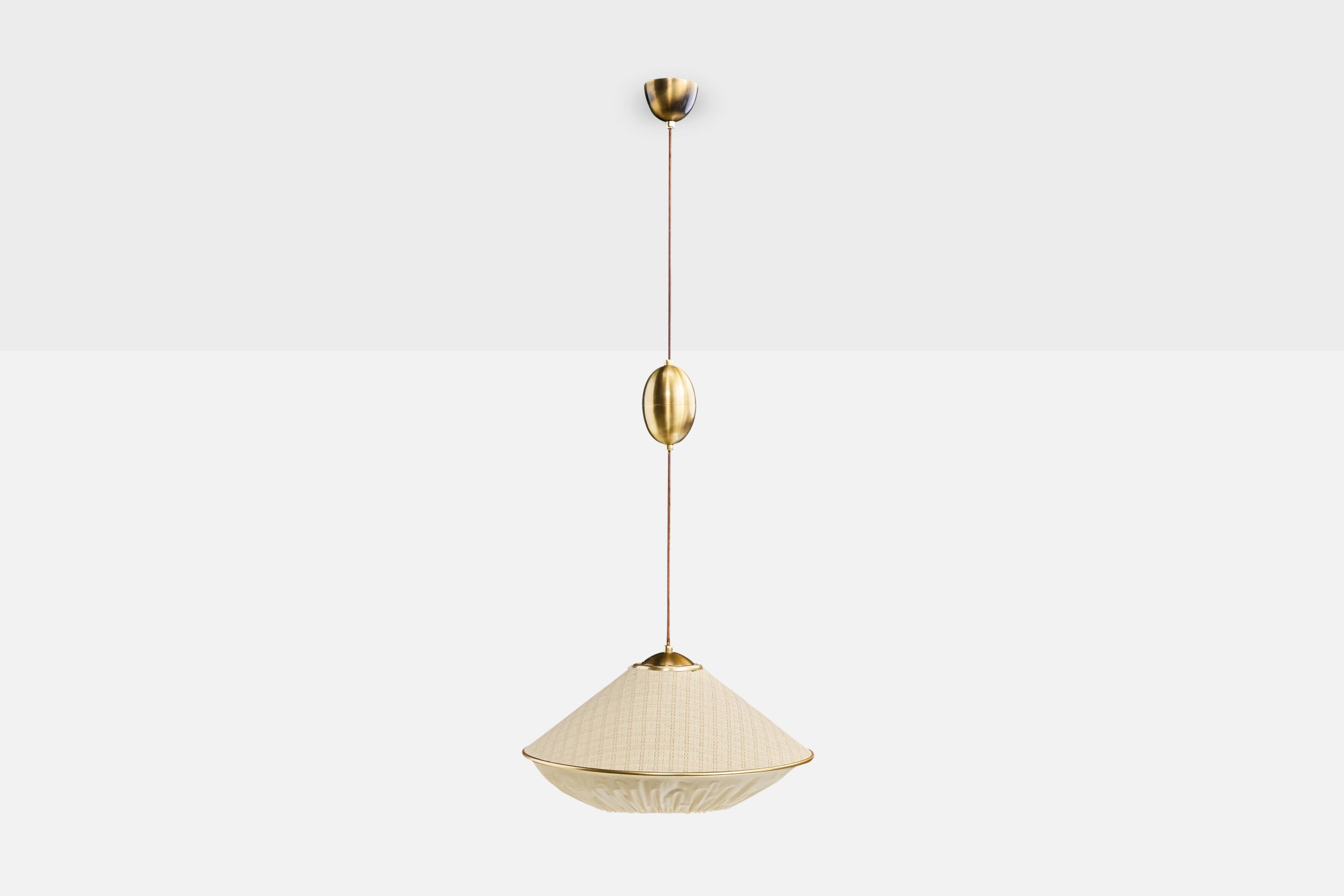 Designer suédois, Design-Light, laiton, tissu, Suède, années 1950 Bon état - En vente à High Point, NC