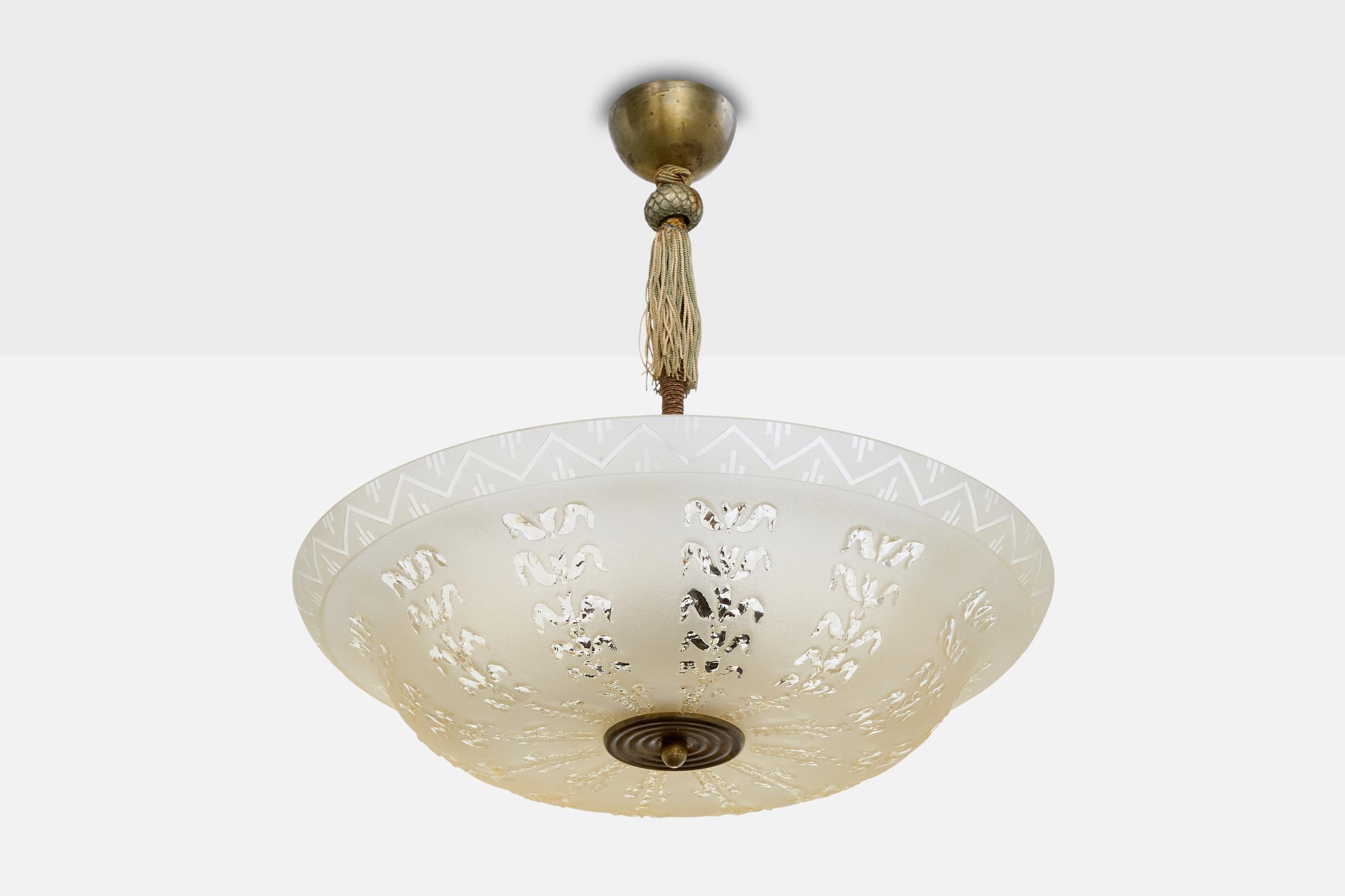 Pendelleuchte aus Messing, Schnur und geätztem Glas, entworfen und hergestellt in Schweden, ca. 1930er Jahre.

Gesamtabmessungen (Zoll): 21,5