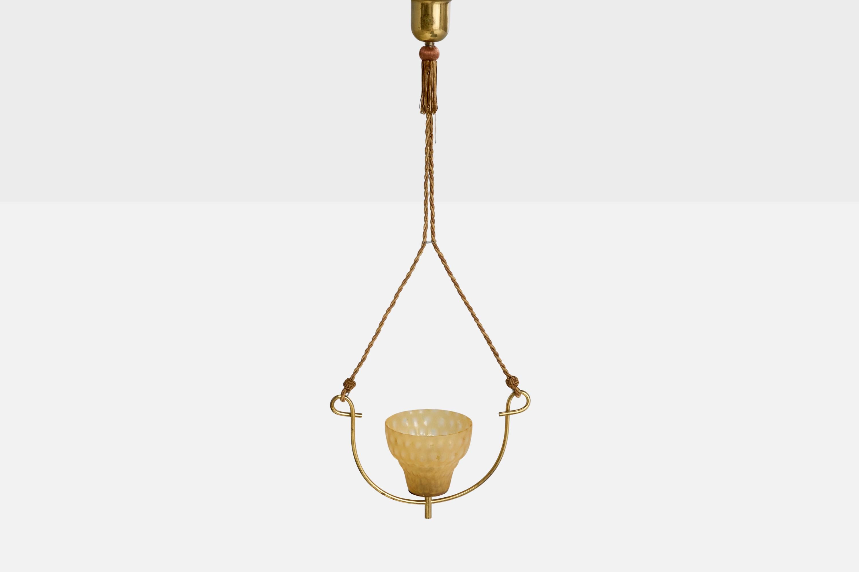 Designer svedese, lampada a sospensione, ottone, vetro, corde, Svezia, anni '40 In condizioni buone in vendita a High Point, NC