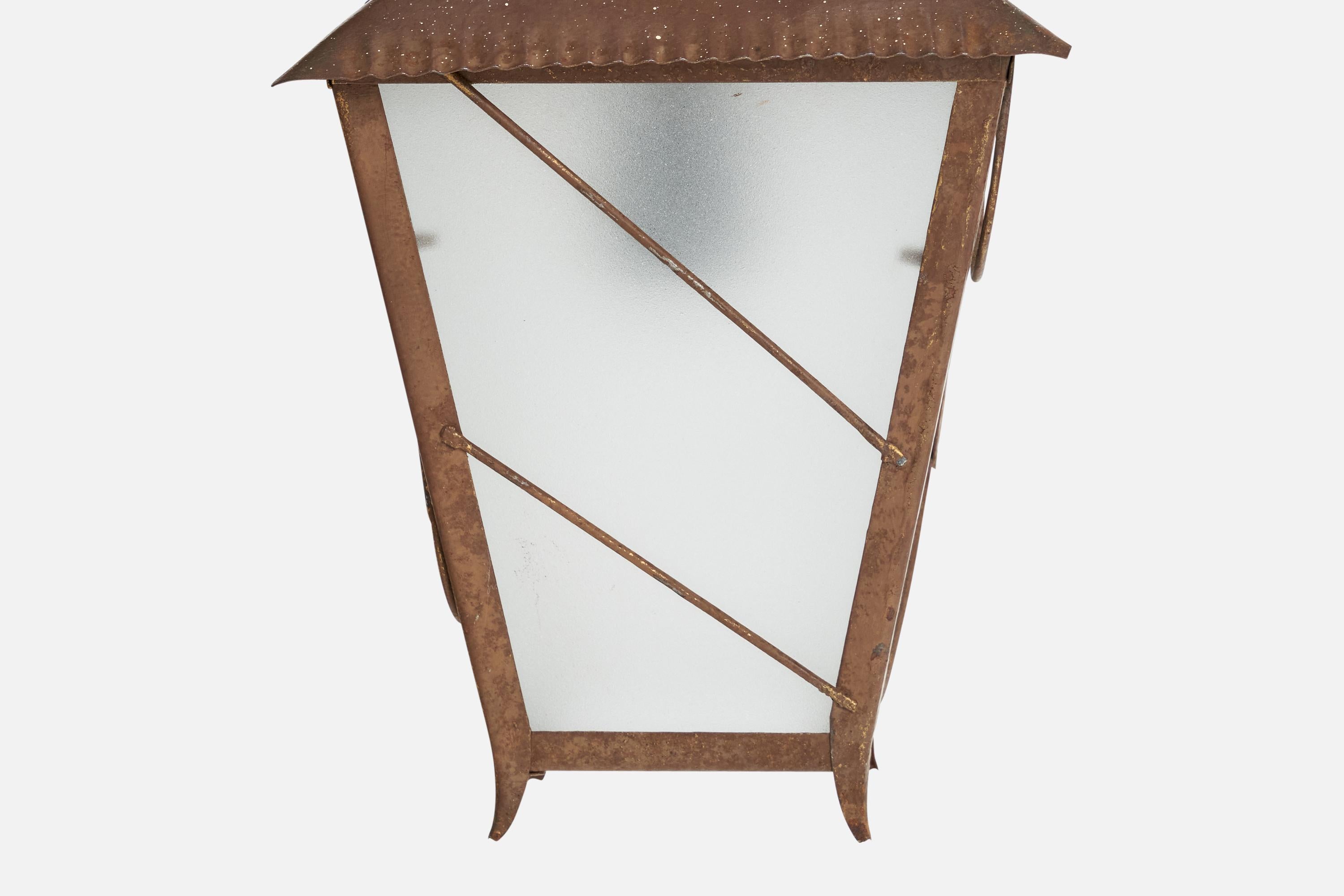 Metà XX secolo Designer svedese, lampada a sospensione, ottone, vetro, Svezia, anni '1930 in vendita