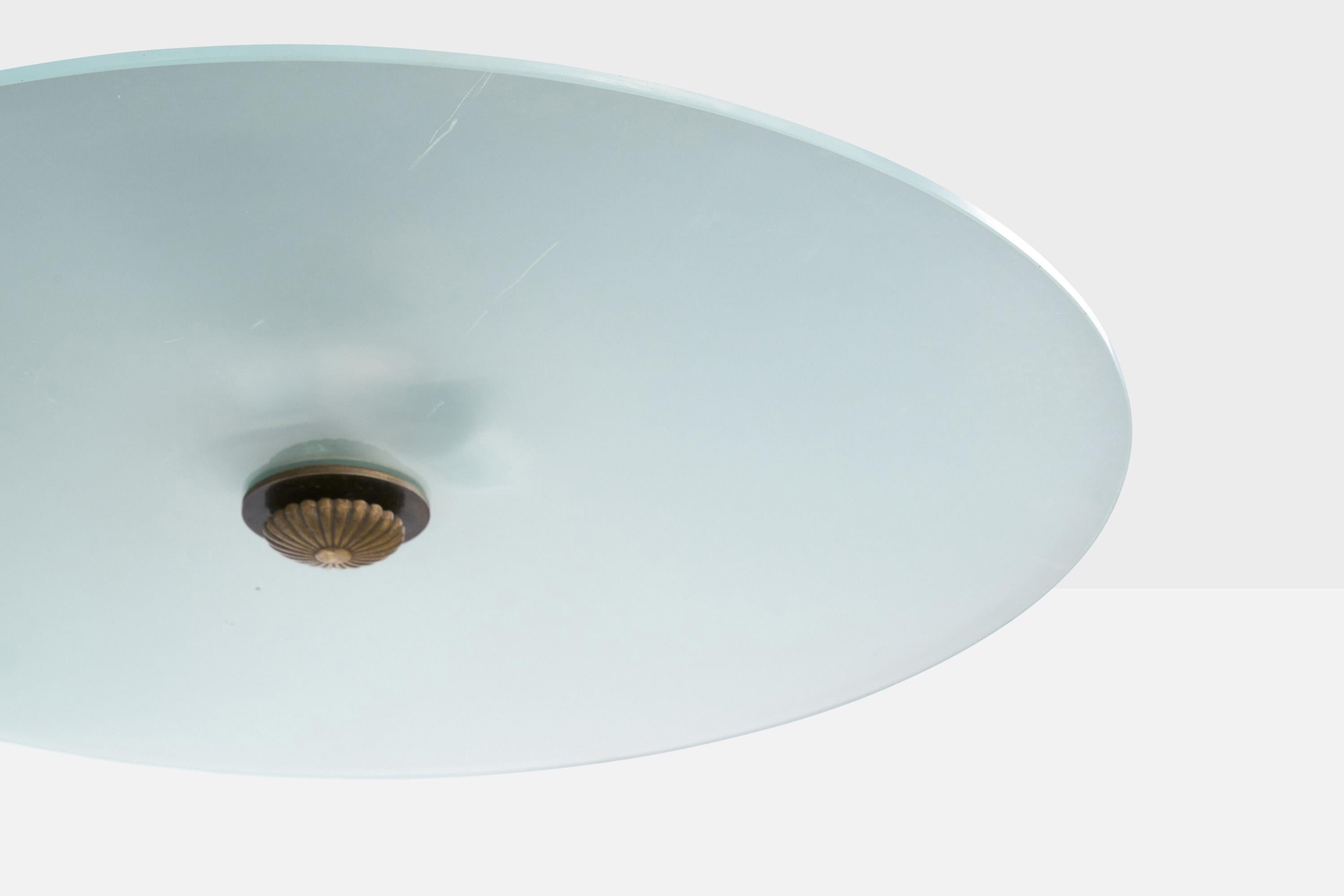 Metà XX secolo Designer svedese, lampada a sospensione, ottone, vetro, Svezia, anni '1930 in vendita