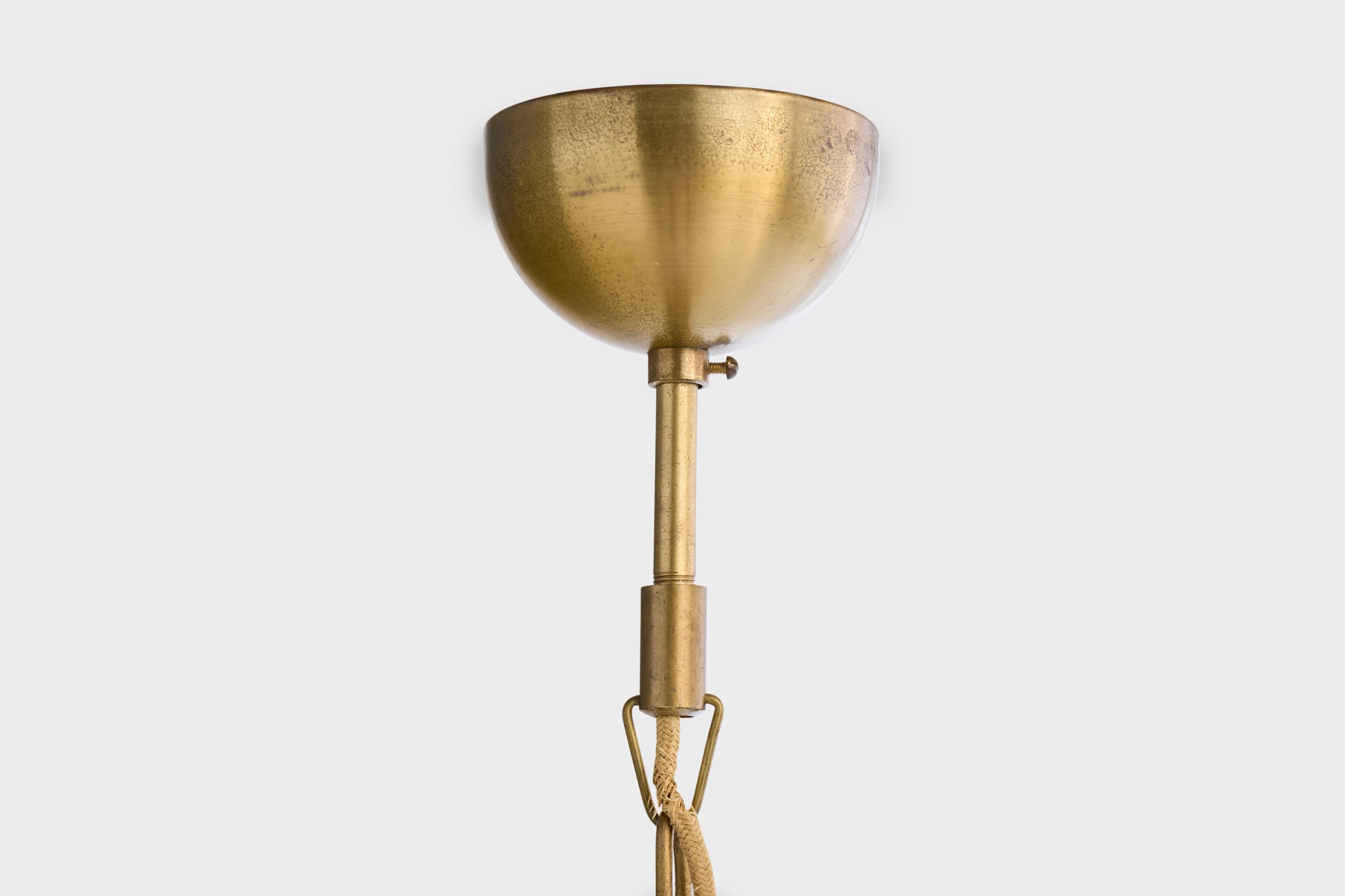 Designer svedese, lampada a sospensione, ottone, vetro, Svezia, anni '1930 in vendita 2