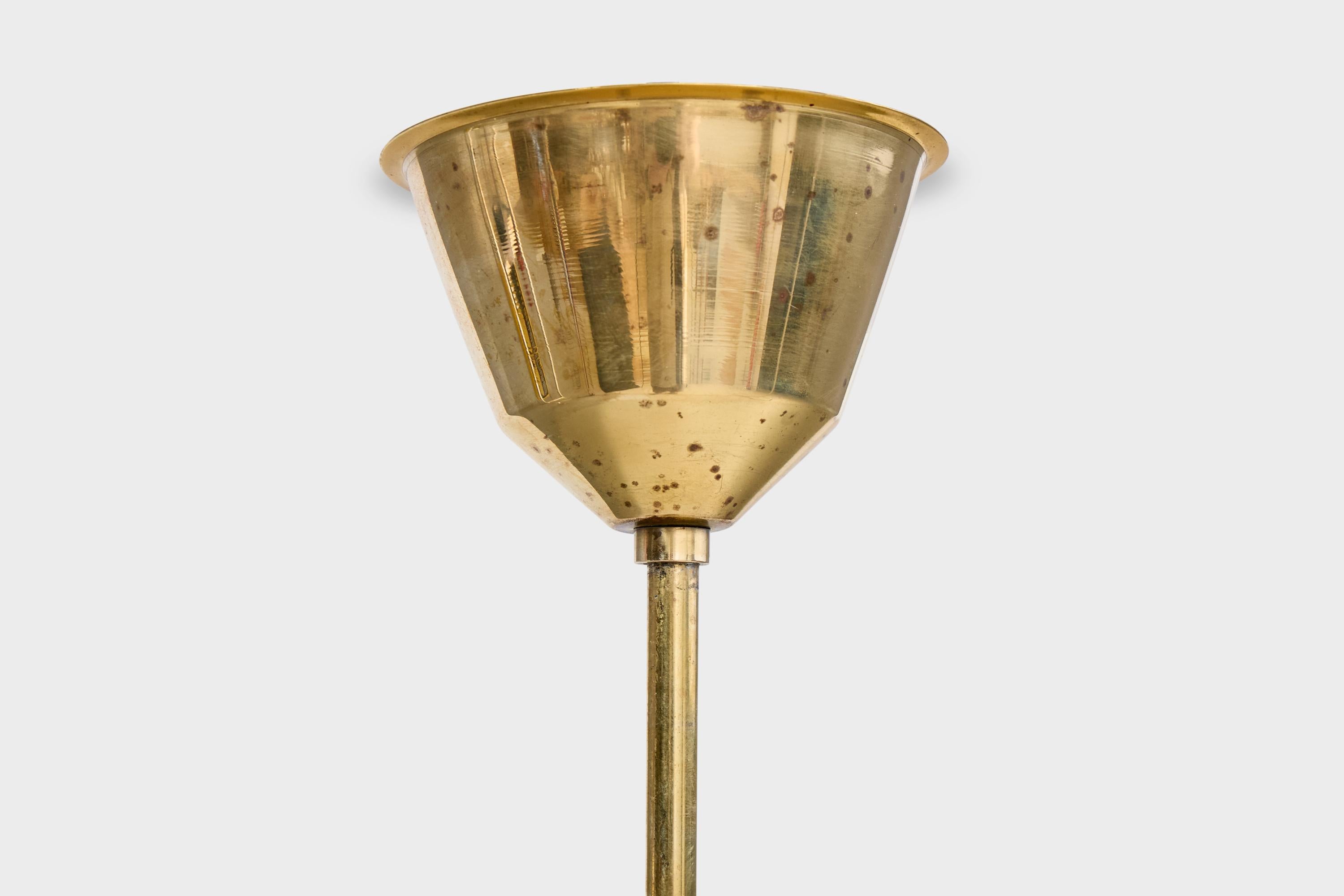Designer svedese, lampada a sospensione, ottone, vetro, Svezia, anni '1940 in vendita 3