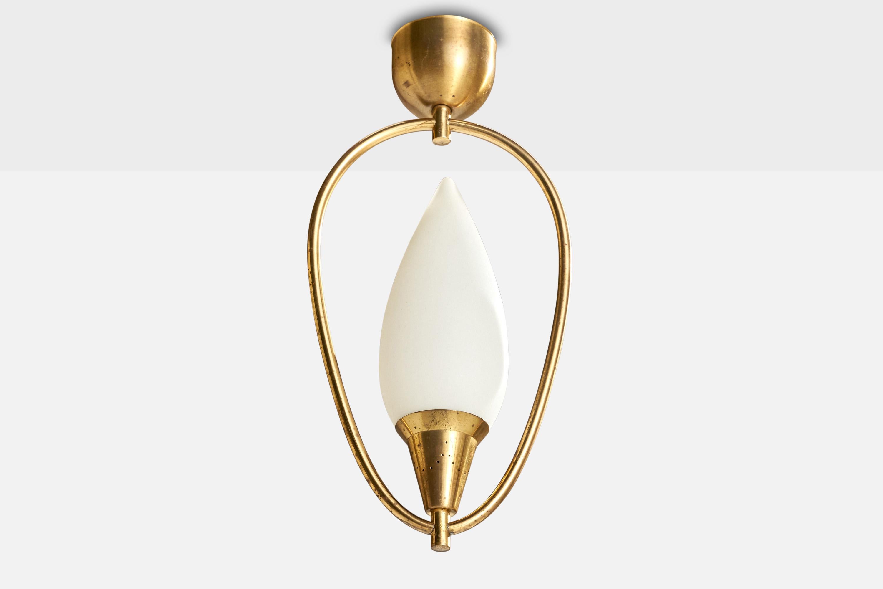 Lampada a sospensione in ottone e vetro progettata e prodotta in Svezia, anni '40 circa.

Dimensioni complessive (pollici): 17