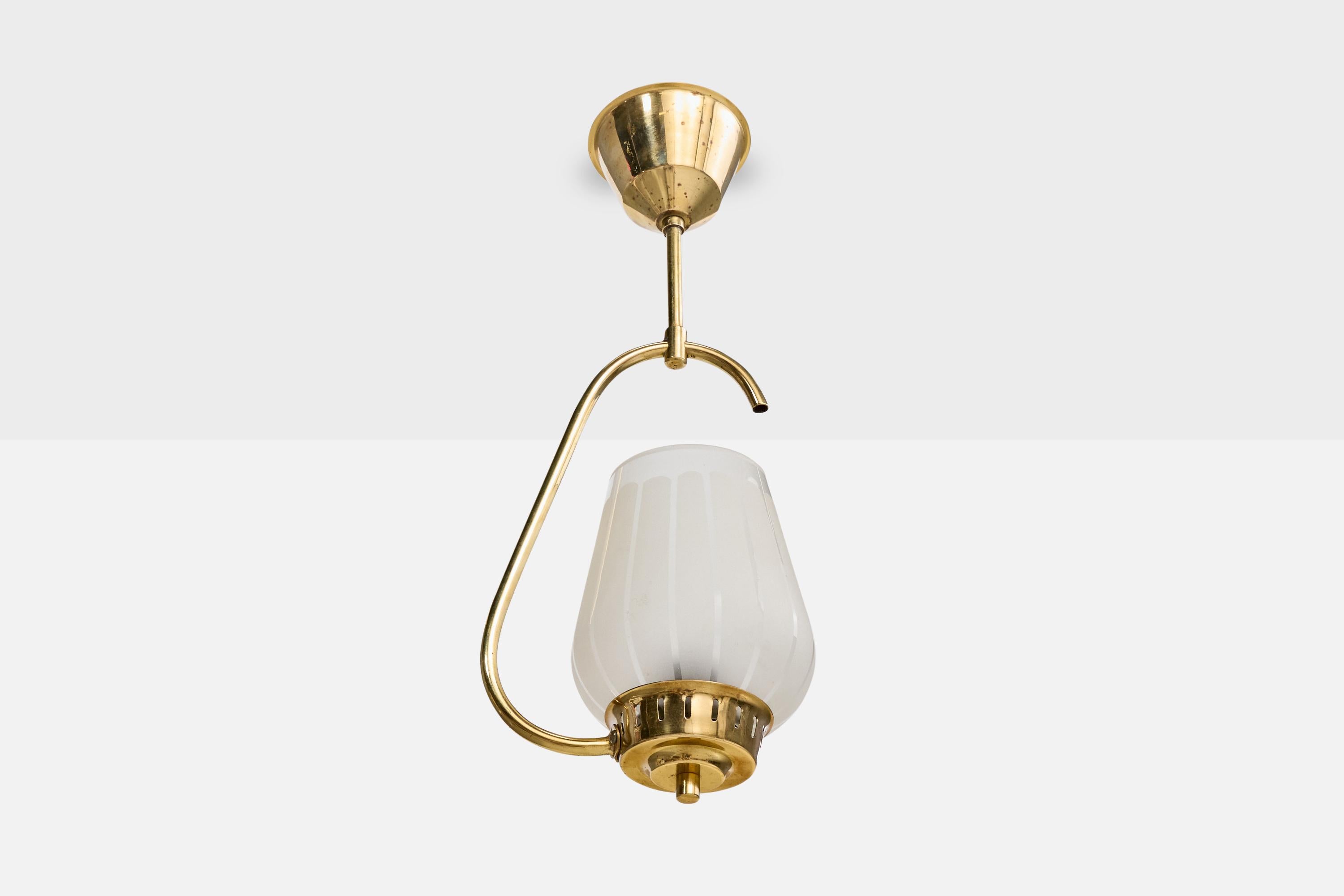 Lampada a sospensione in ottone e vetro acidato progettata e prodotta in Svezia, anni '1940 circa.

Dimensioni complessive (pollici): 15,0 