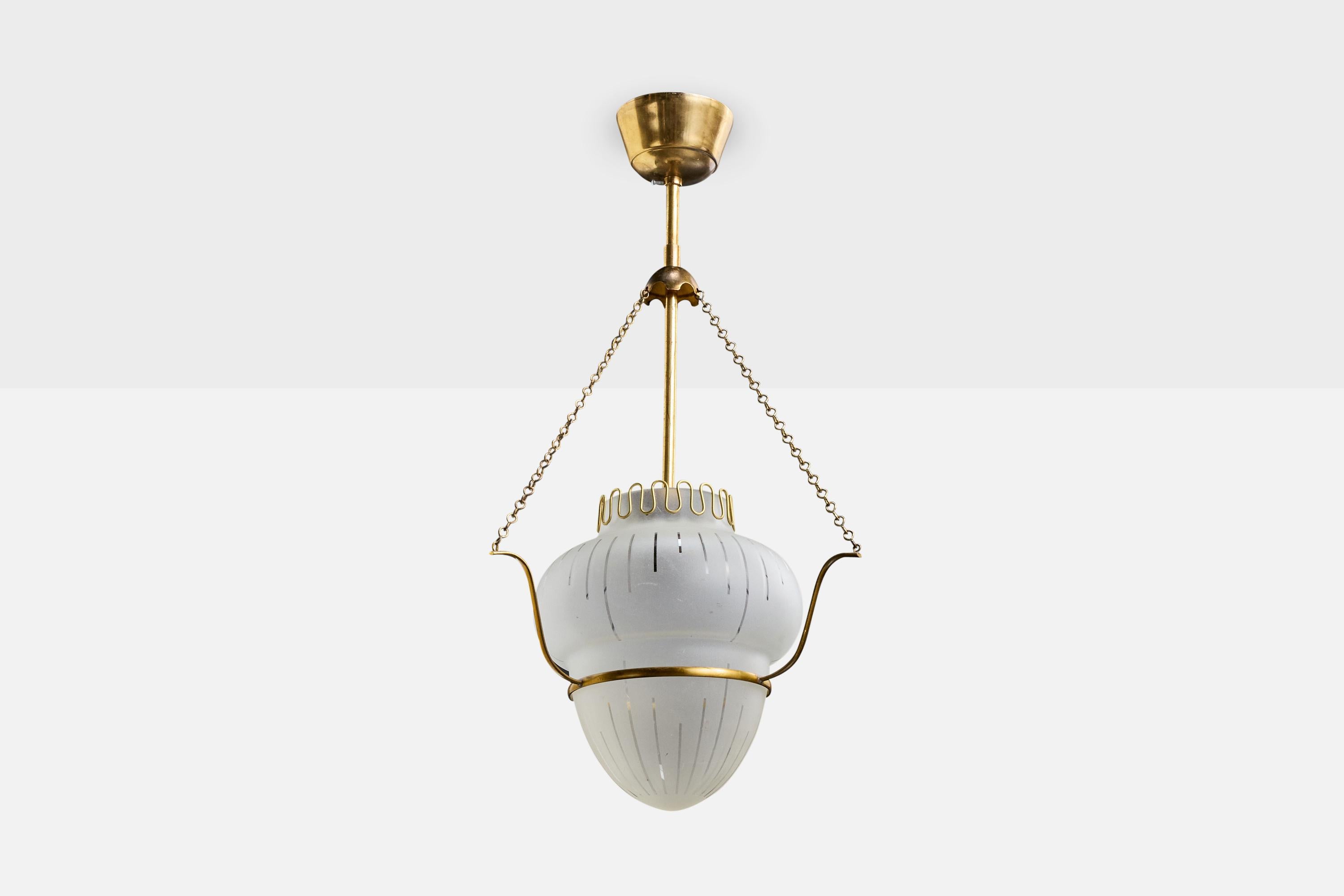 Lampada a sospensione in ottone e vetro acidato progettata e prodotta in Svezia, anni '1940 circa.

Dimensioni complessive (pollici): 20,5 