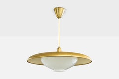 Diseñador sueco, lámpara colgante, latón, cristal, Suecia, años 1940