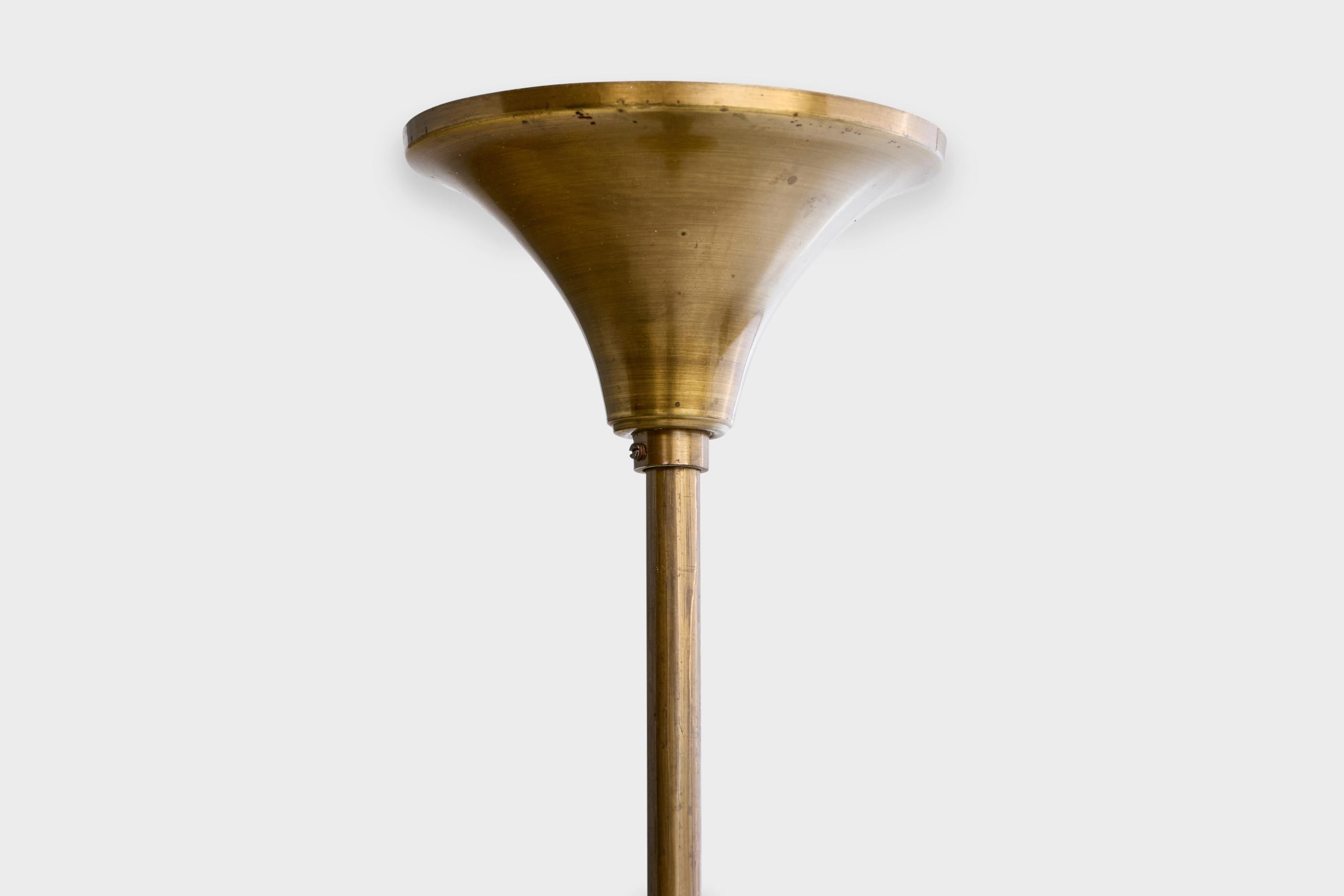 Diseñador sueco, lámpara colgante, latón, cristal, Suecia, años 1940 Escandinavo moderno en venta