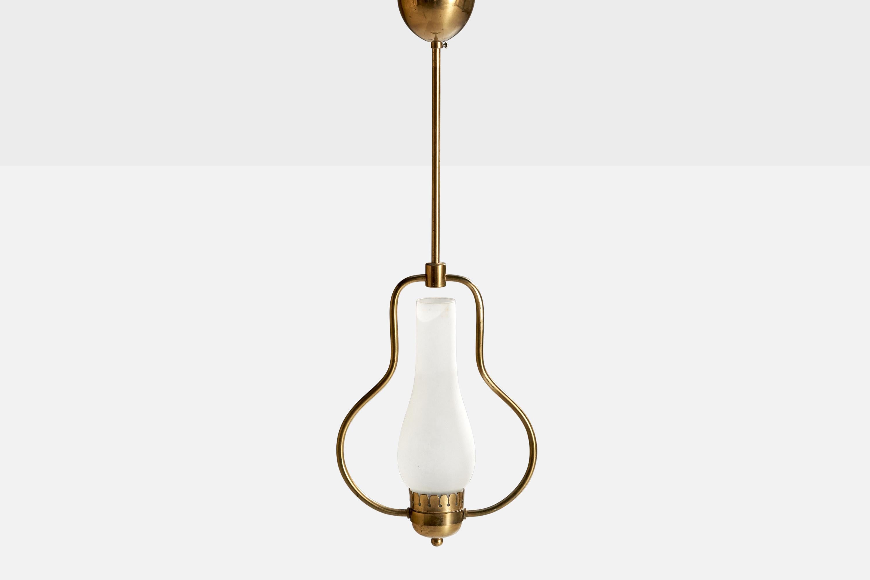 Suédois Design suédois, lampe à suspension, laiton, verre, Suède, années 1940 en vente