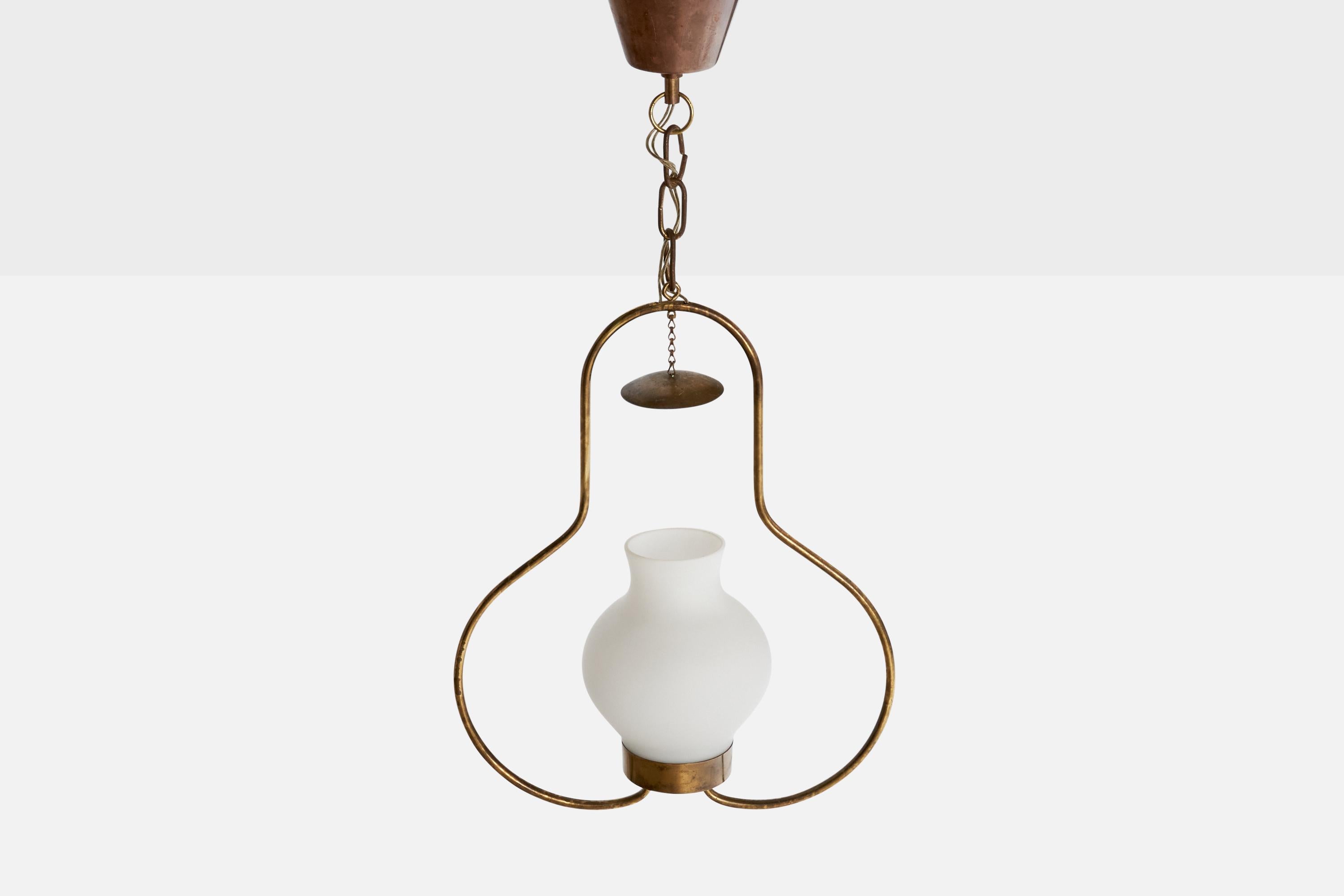 Svedese Designer svedese, lampada a sospensione, ottone, vetro, Svezia, anni '1940 in vendita