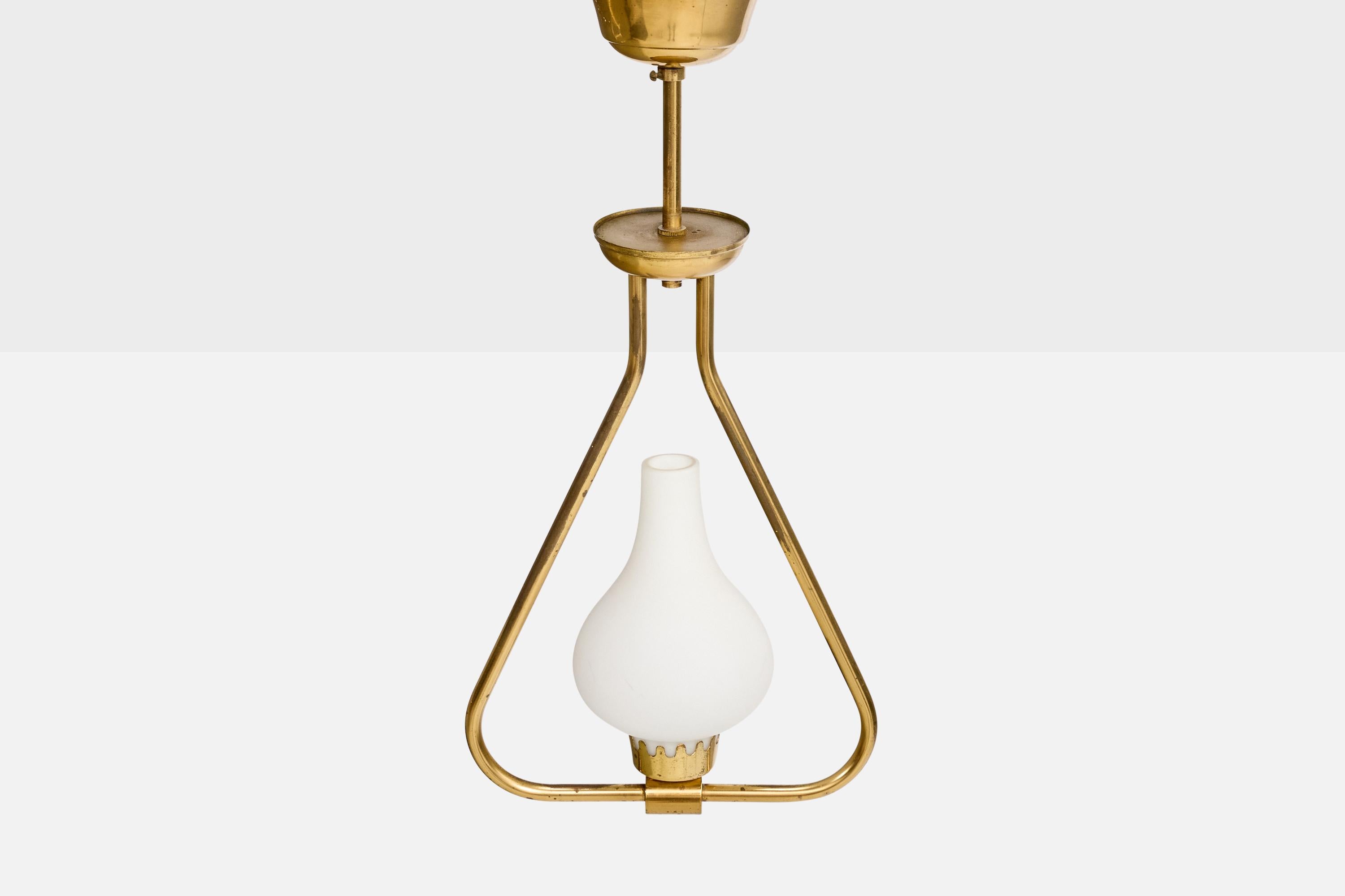Svedese Designer svedese, lampada a sospensione, ottone, vetro, Svezia, anni '1940 in vendita