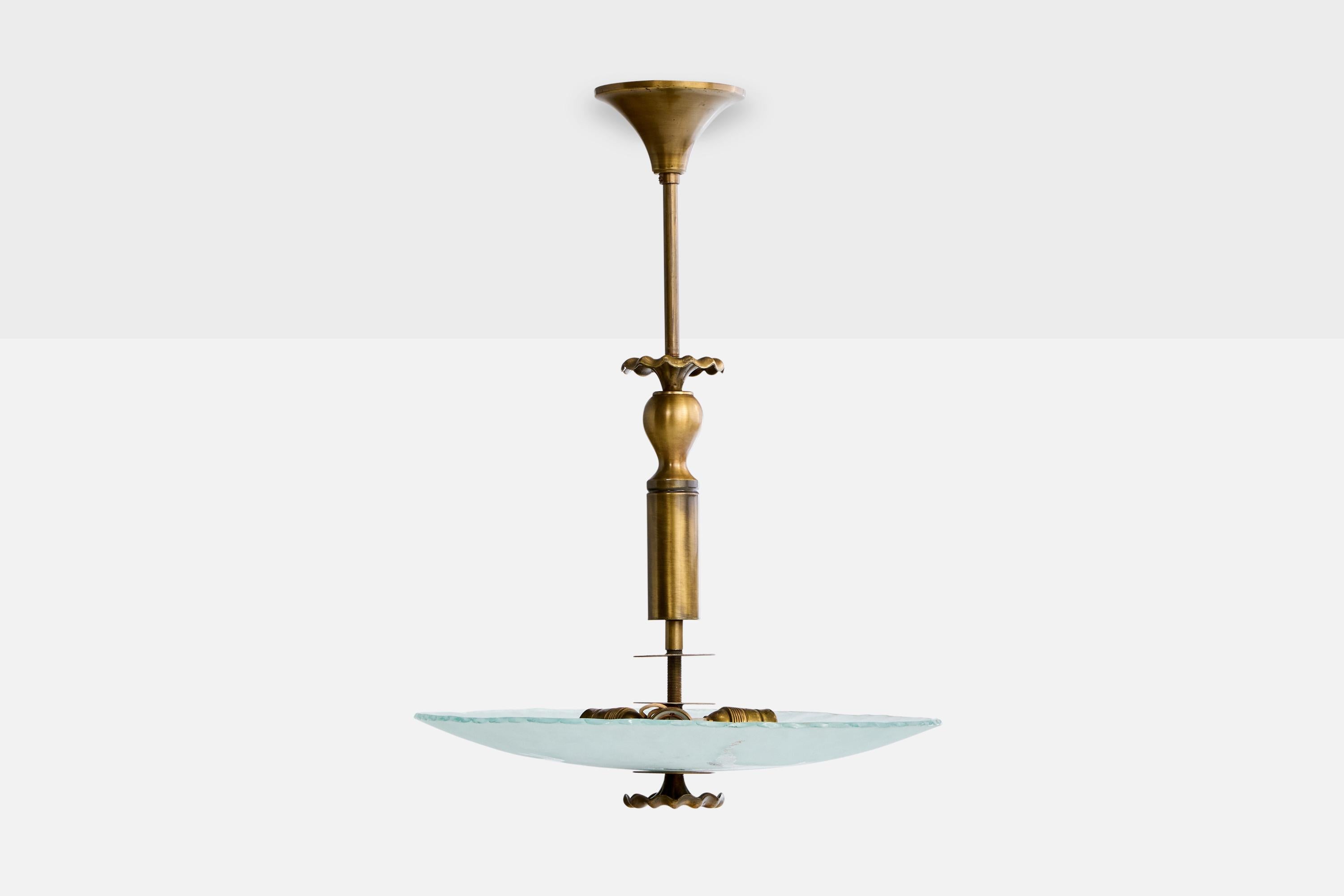 Diseñador sueco, lámpara colgante, latón, cristal, Suecia, años 1940 Sueco en venta