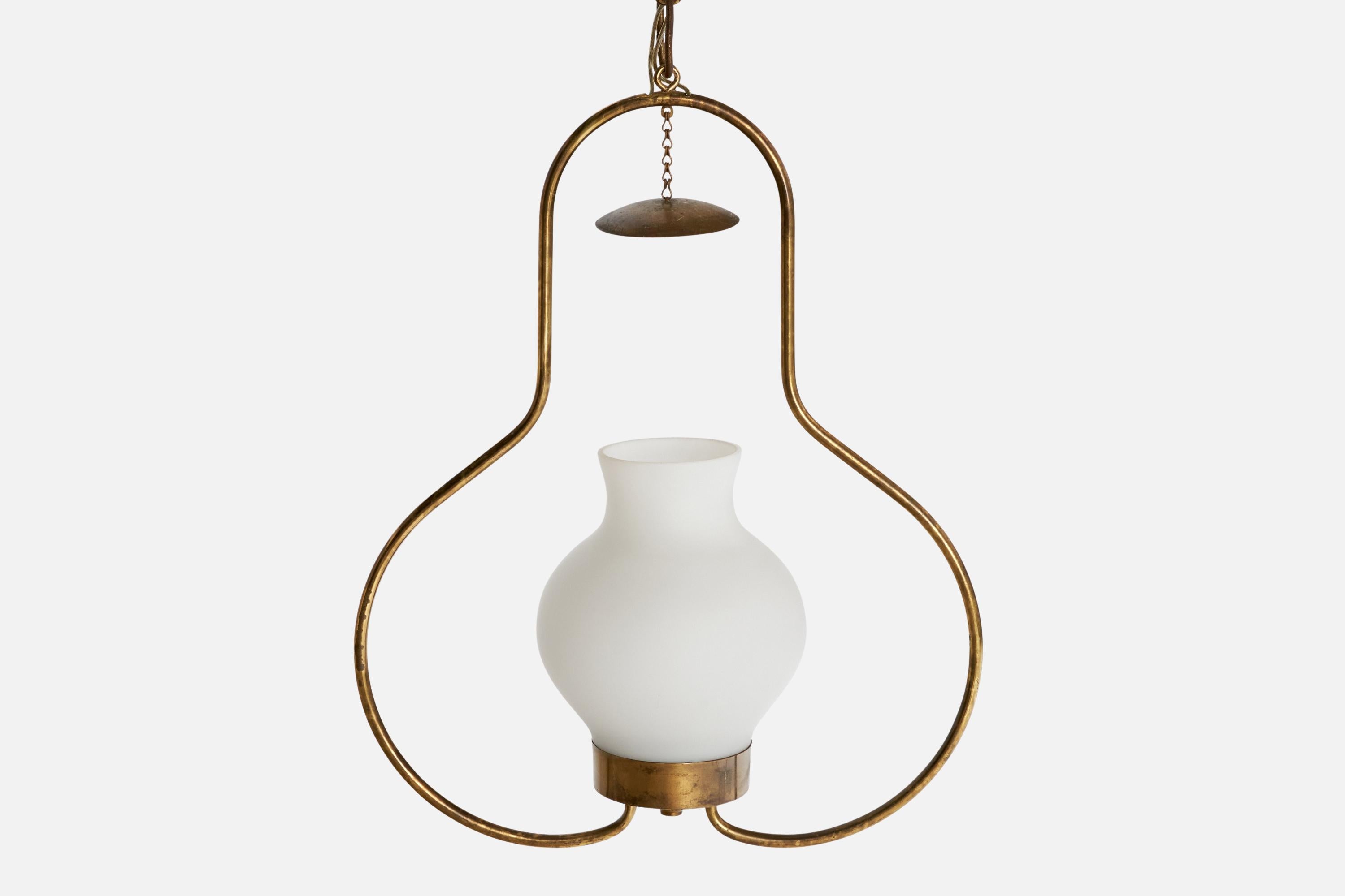 Designer svedese, lampada a sospensione, ottone, vetro, Svezia, anni '1940 In condizioni buone in vendita a High Point, NC