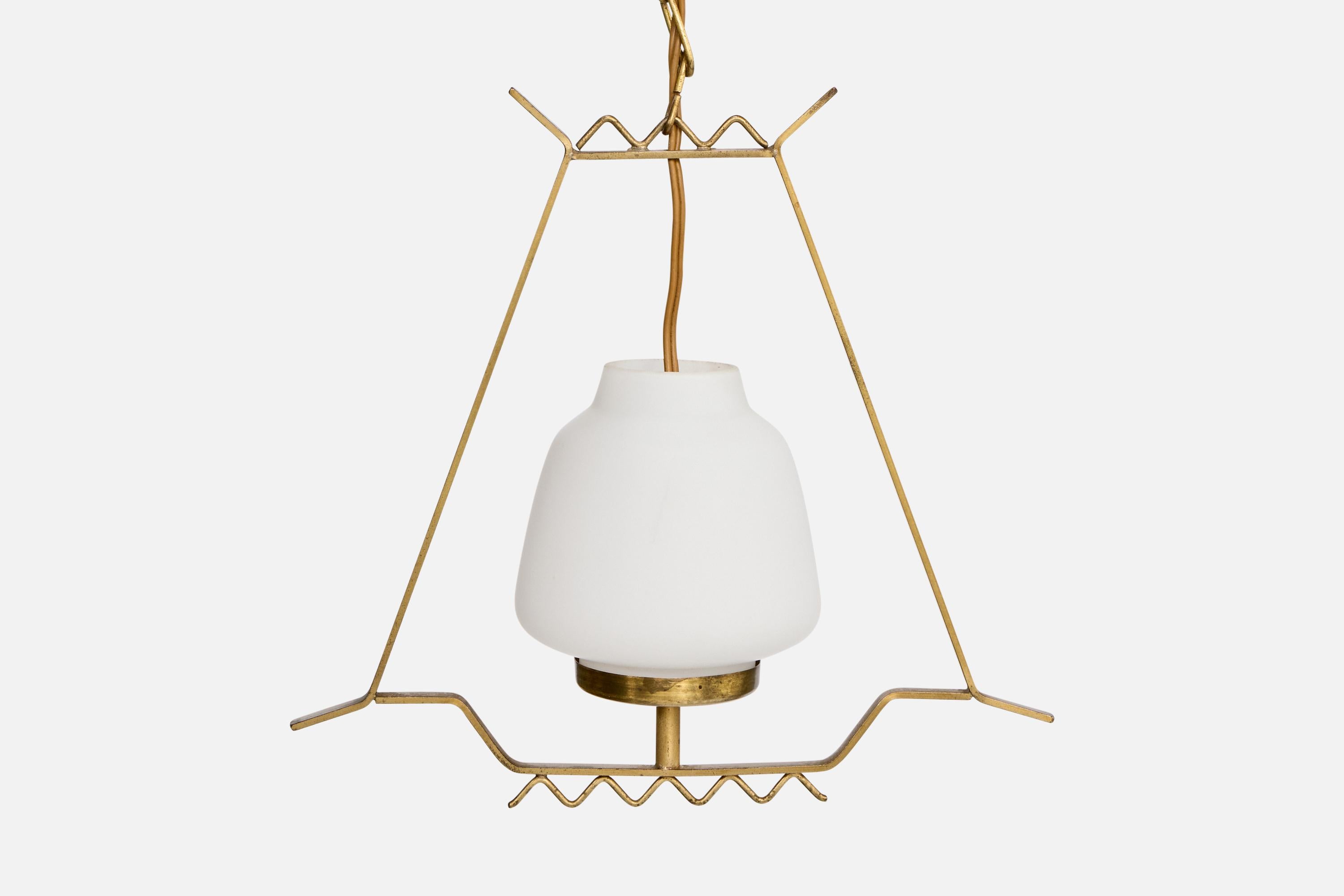 Designer svedese, lampada a sospensione, ottone, vetro, Svezia, anni '1940 In condizioni buone in vendita a High Point, NC
