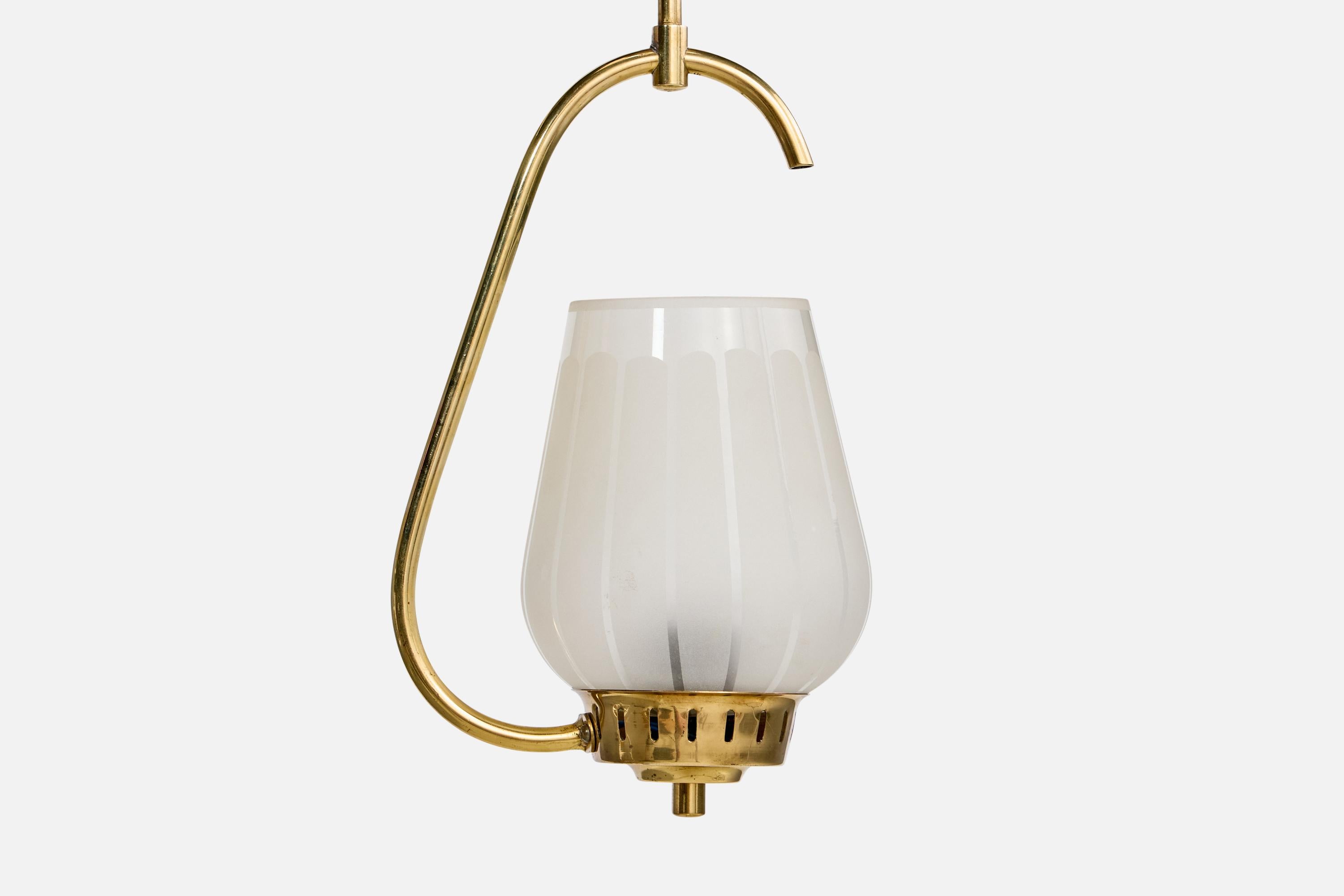 Designer svedese, lampada a sospensione, ottone, vetro, Svezia, anni '1940 In condizioni buone in vendita a High Point, NC