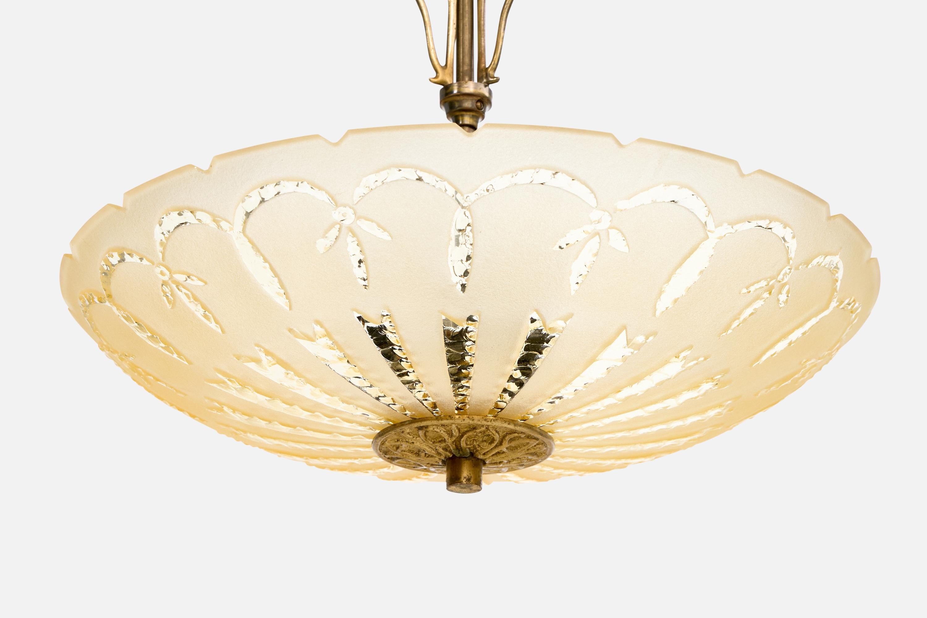 Designer svedese, lampada a sospensione, ottone, vetro, Svezia, anni '1940 In condizioni buone in vendita a High Point, NC