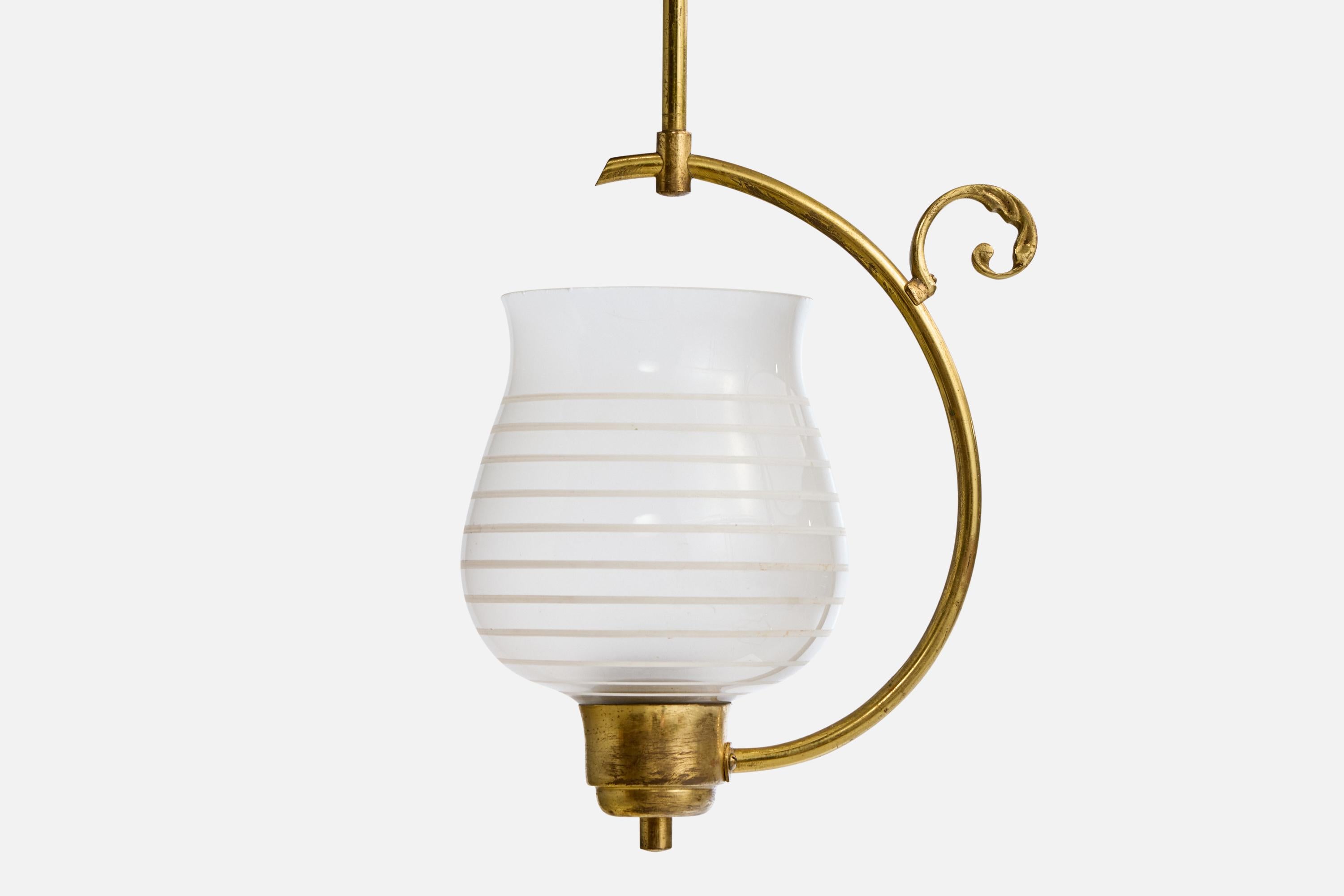 Design suédois, lampe à suspension, laiton, verre, Suède, années 1940 Bon état - En vente à High Point, NC