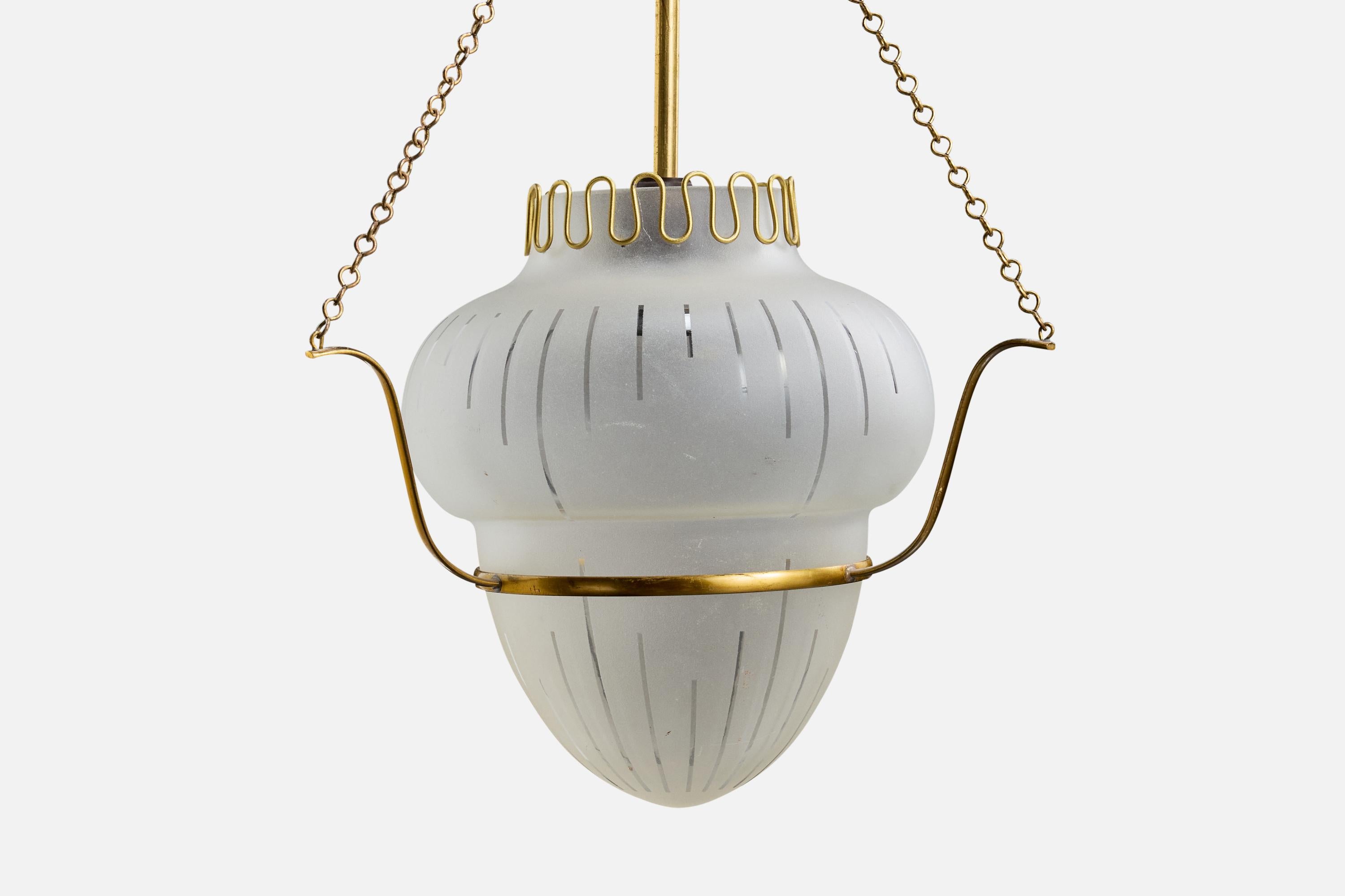 Designer svedese, lampada a sospensione, ottone, vetro, Svezia, anni '1940 In condizioni buone in vendita a High Point, NC