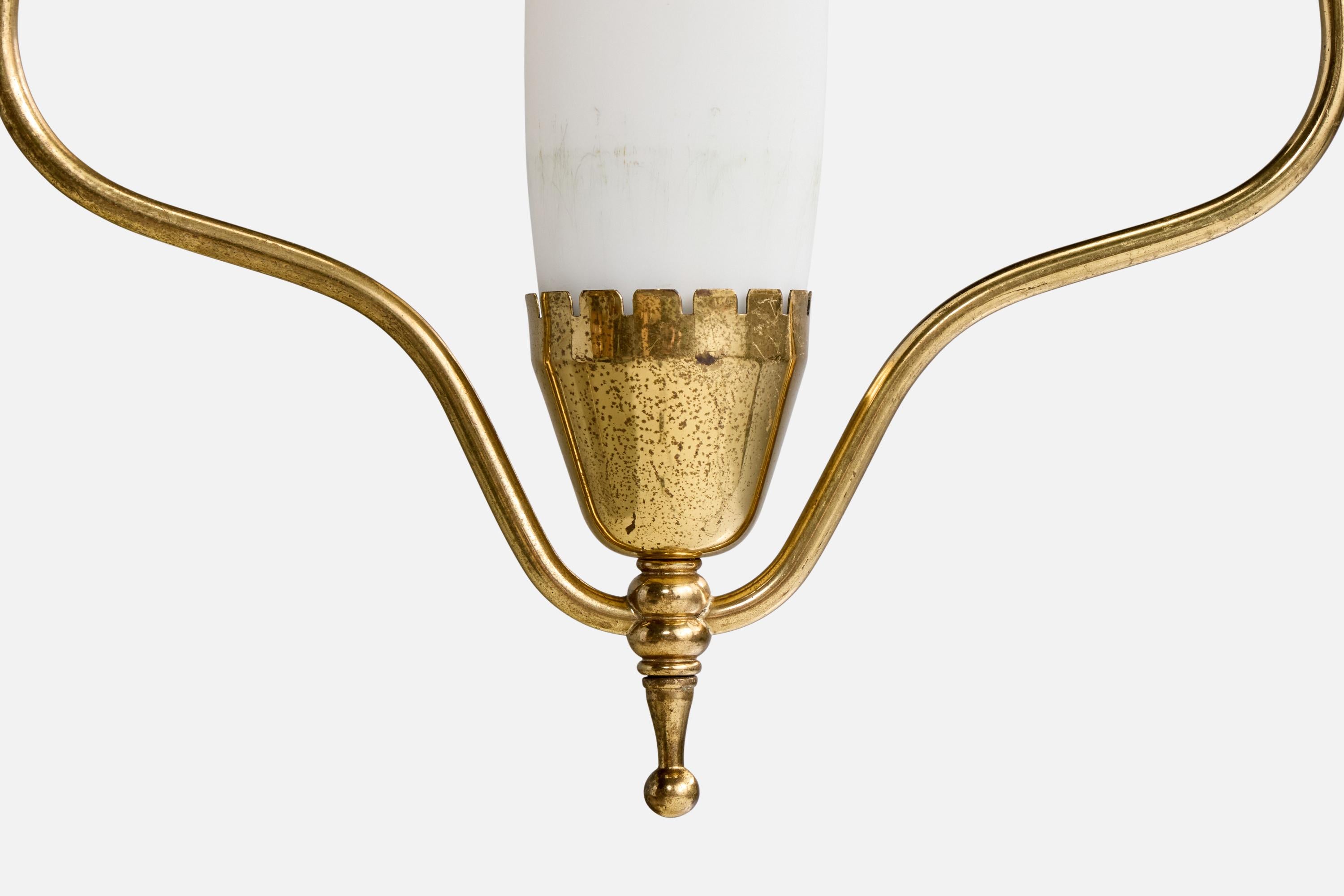 Metà XX secolo Designer svedese, lampada a sospensione, ottone, vetro, Svezia, anni '1940 in vendita