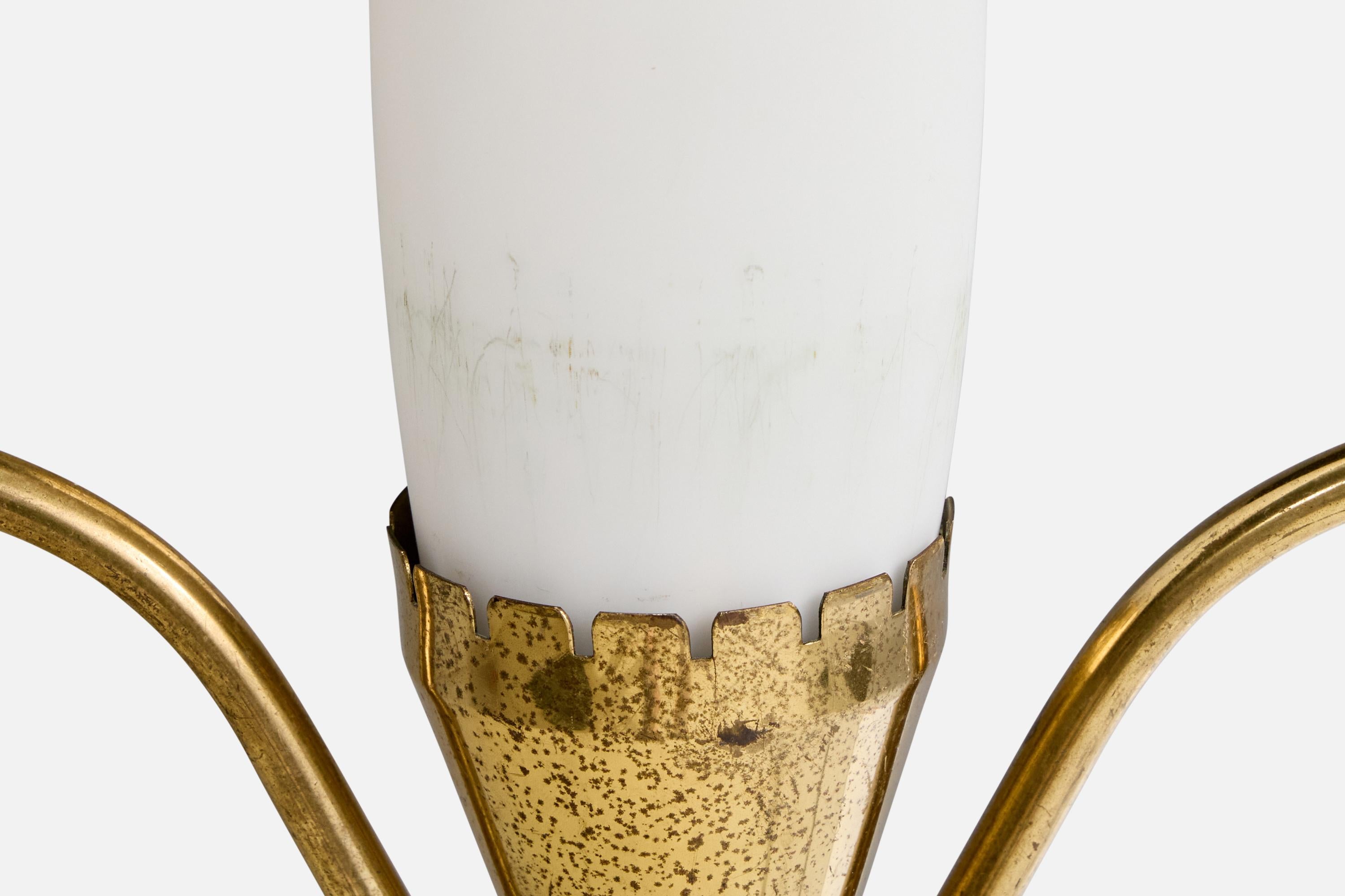 Ottone Designer svedese, lampada a sospensione, ottone, vetro, Svezia, anni '1940 in vendita