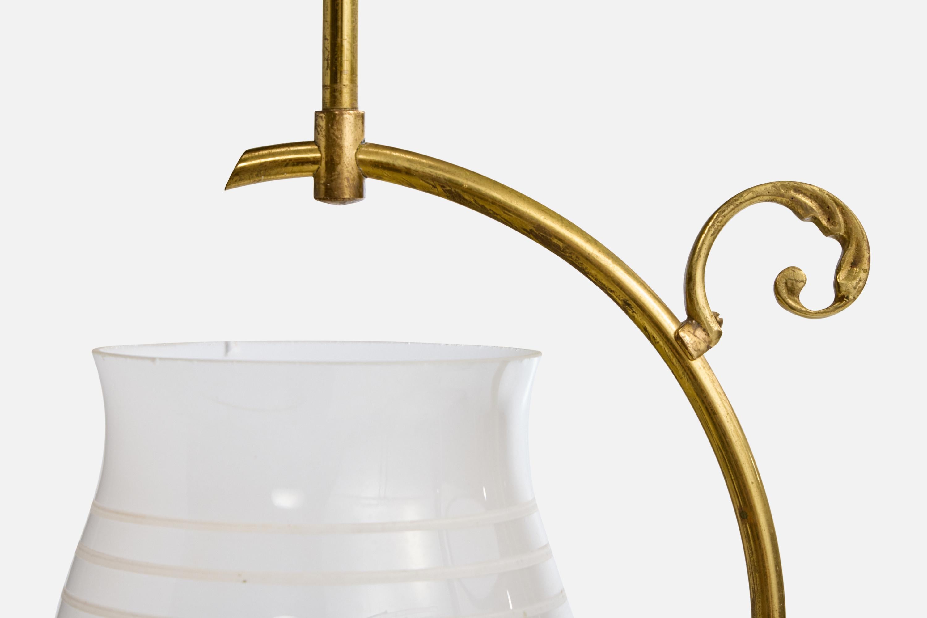 Laiton Design suédois, lampe à suspension, laiton, verre, Suède, années 1940 en vente