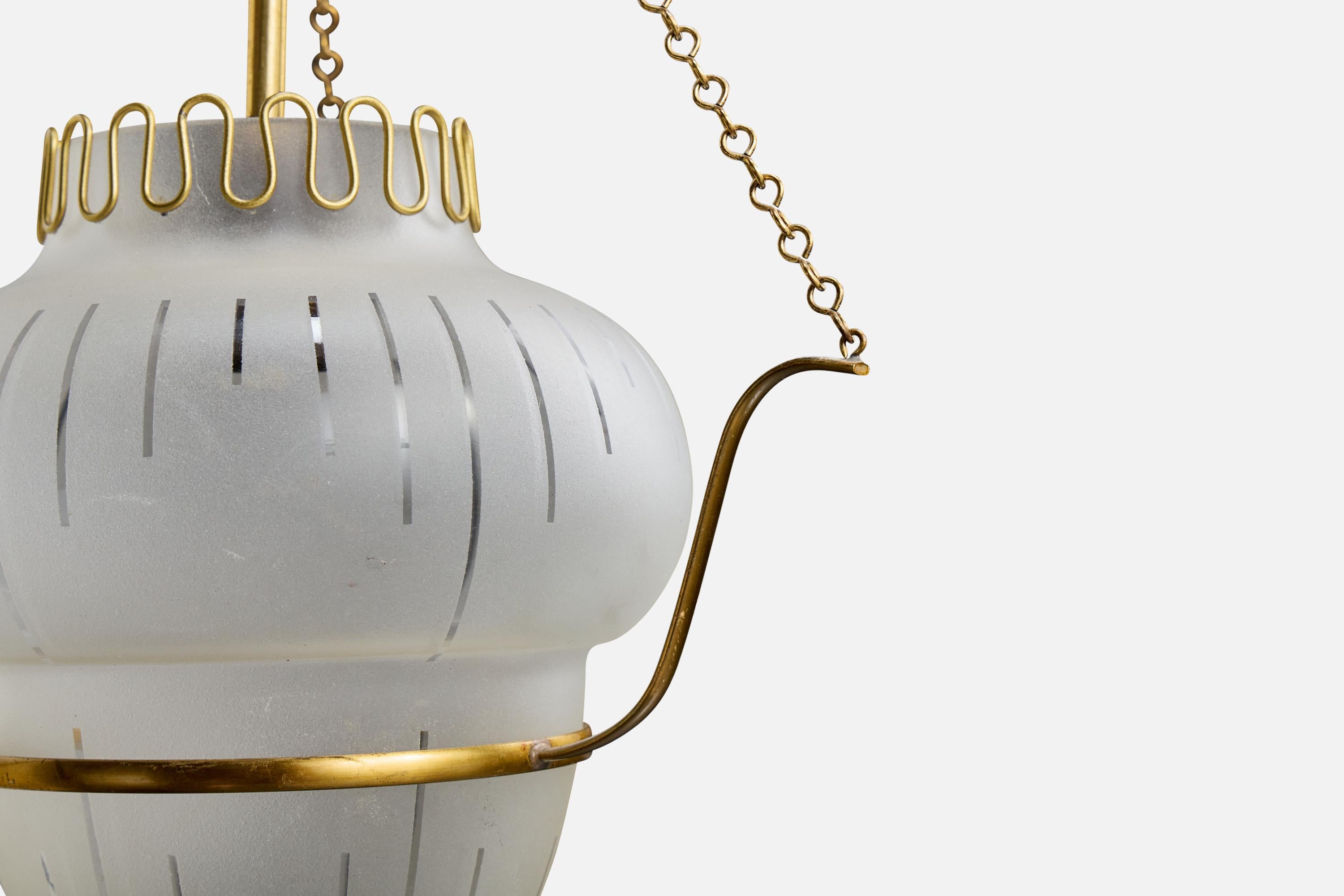 Ottone Designer svedese, lampada a sospensione, ottone, vetro, Svezia, anni '1940 in vendita