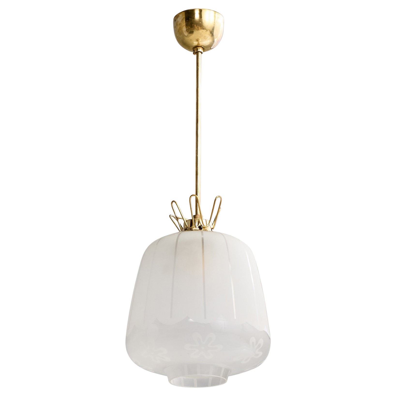 Designer svedese, lampada a sospensione, ottone, vetro, Svezia, anni '1940 in vendita
