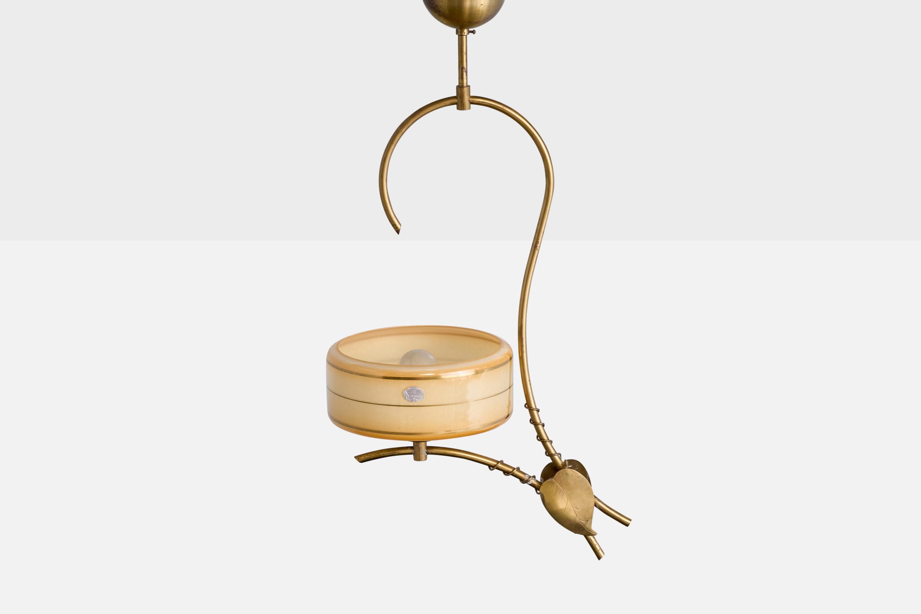 Scandinavo moderno Designer svedese, lampada a sospensione, ottone, vetro, Svezia, anni '1950 in vendita