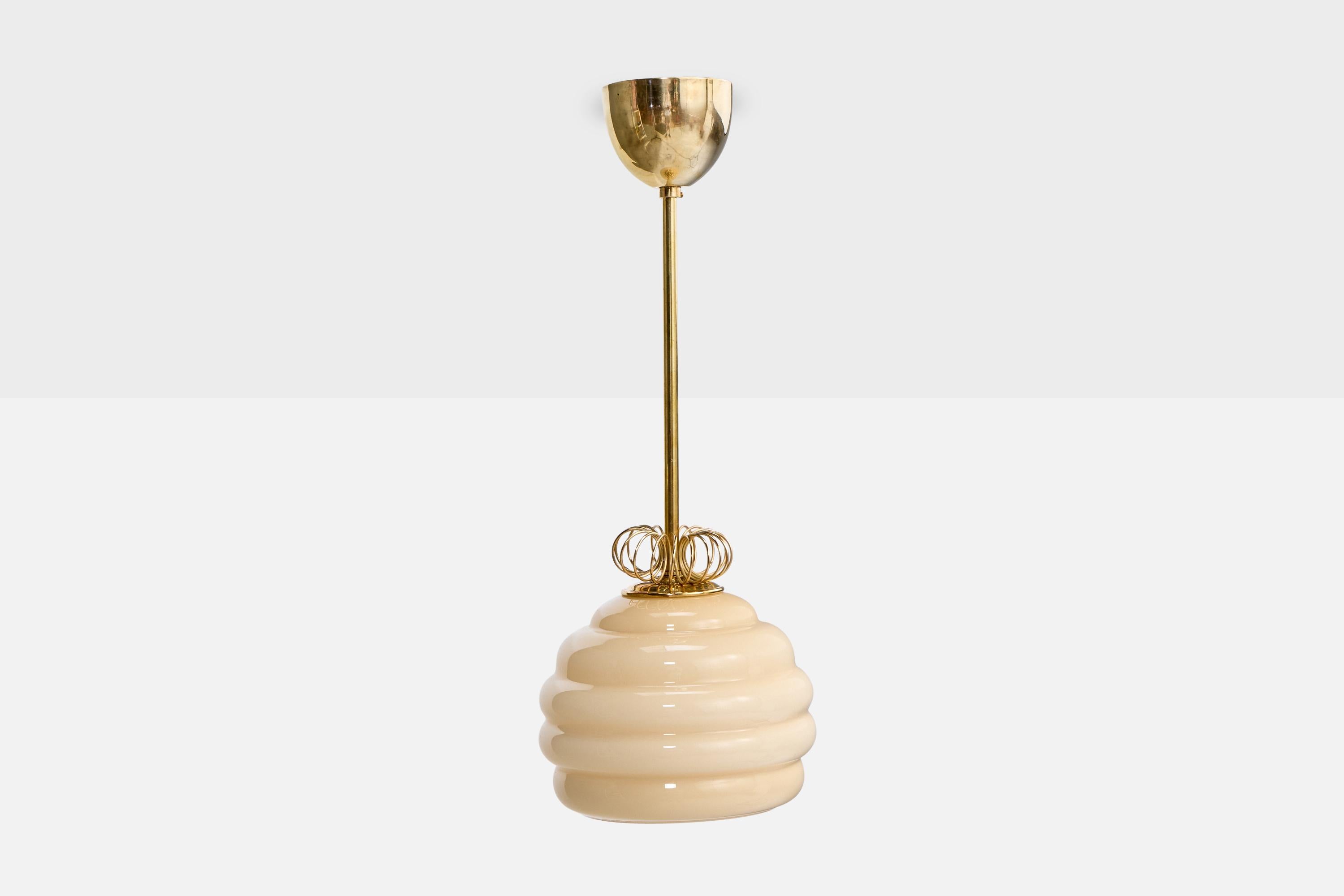 Mid-Century Modern Design suédois, lampe à suspension, laiton, verre, Suède, années 1950 en vente