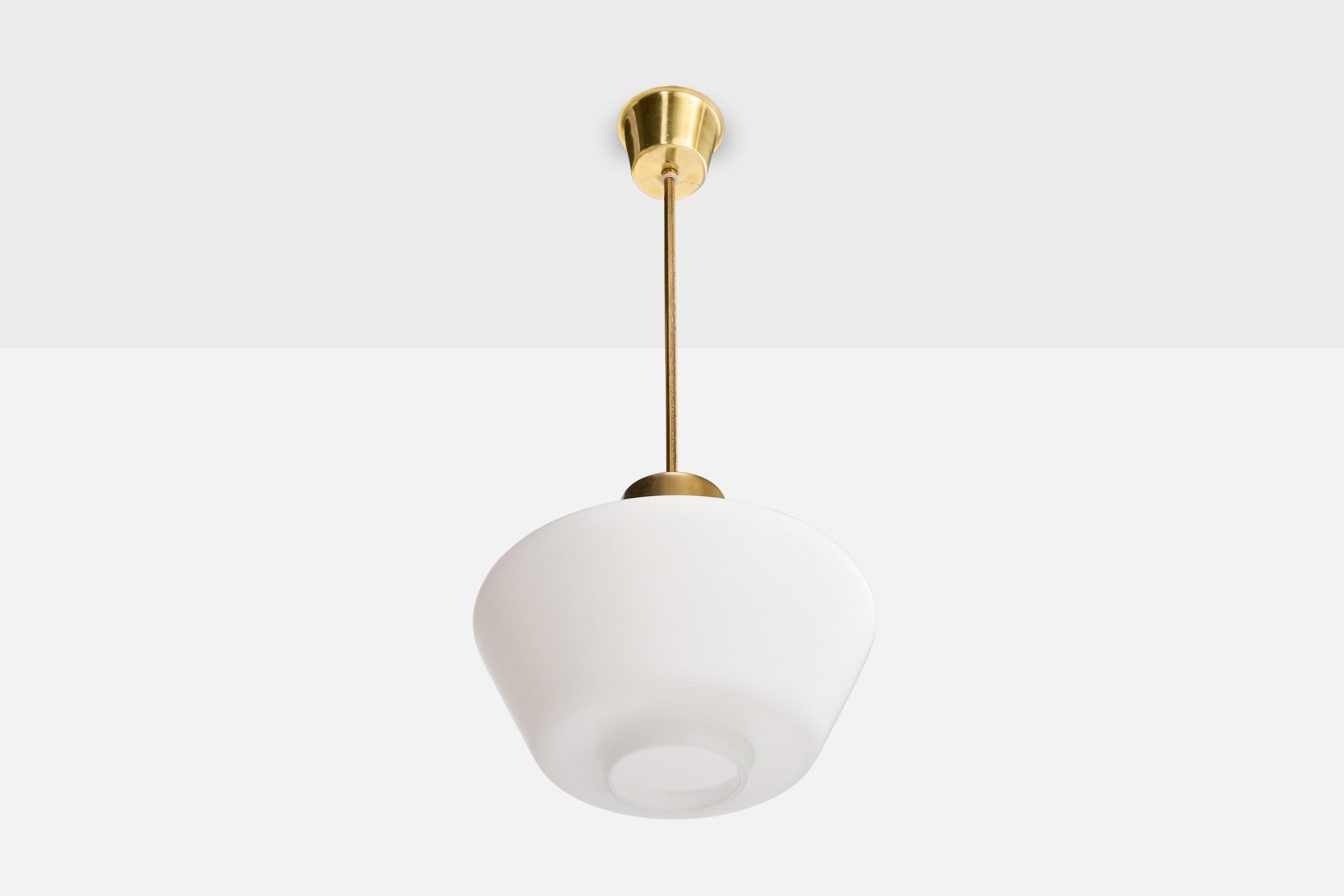 Mid-Century Modern Design suédois, lampe à suspension, laiton, verre, Suède, années 1950 en vente