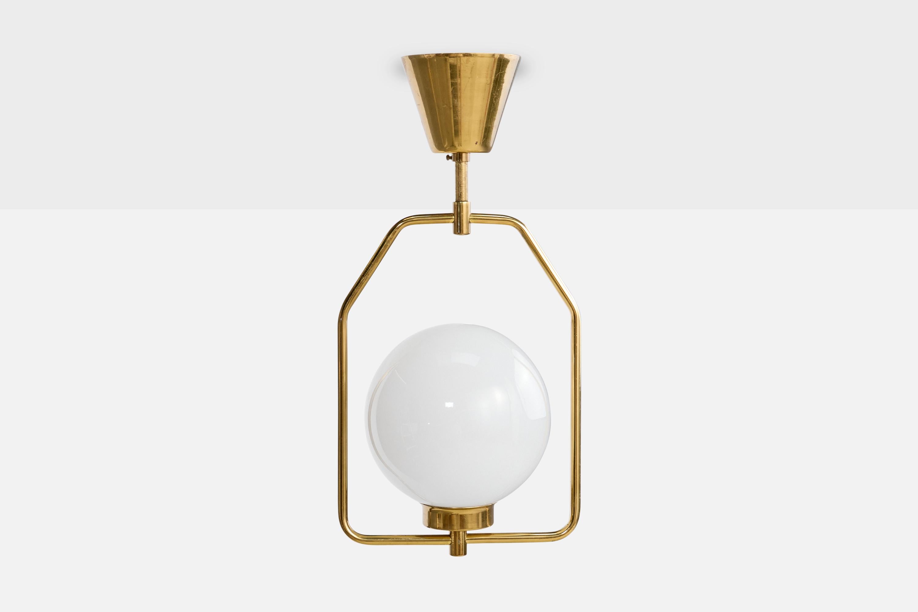 Mid-Century Modern Design suédois, lampe à suspension, laiton, verre, Suède, années 1950 en vente