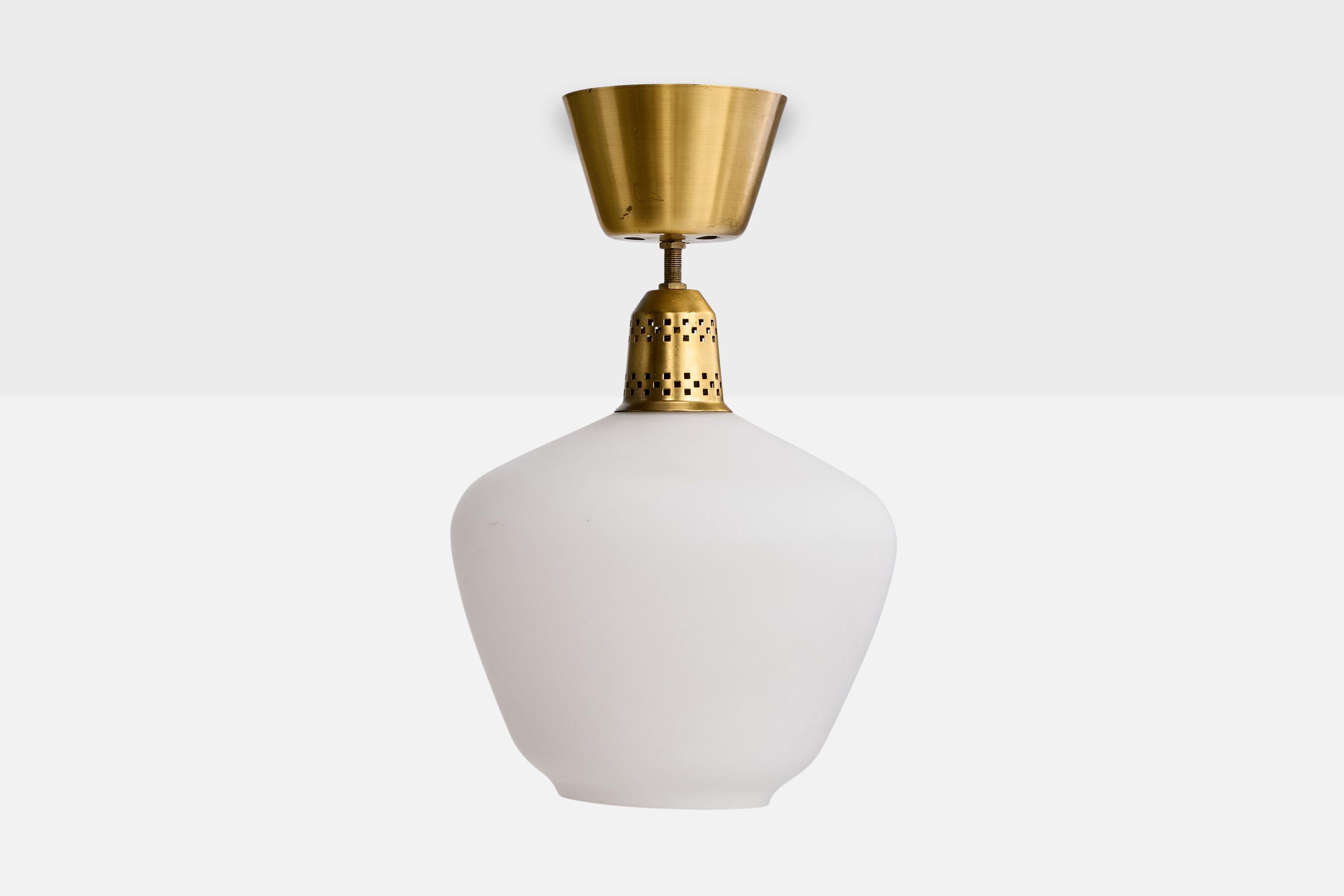 Schwedische Designer-Hängelampe, Messing, Glas, Schweden, 1950er Jahre (Moderne der Mitte des Jahrhunderts) im Angebot
