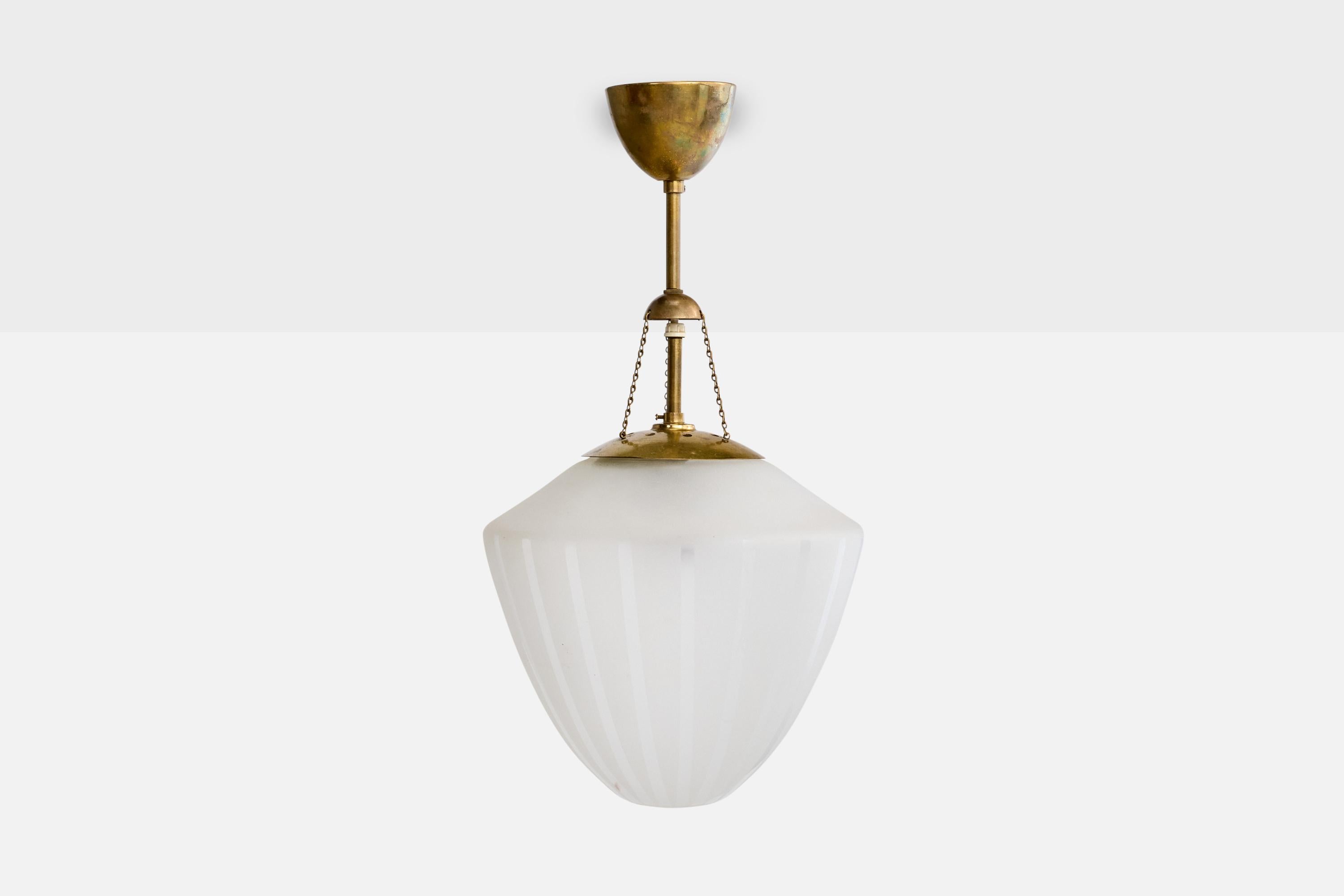 Diseñador sueco, lámpara colgante, latón, cristal, Suecia, años 1950 Moderno de mediados de siglo en venta