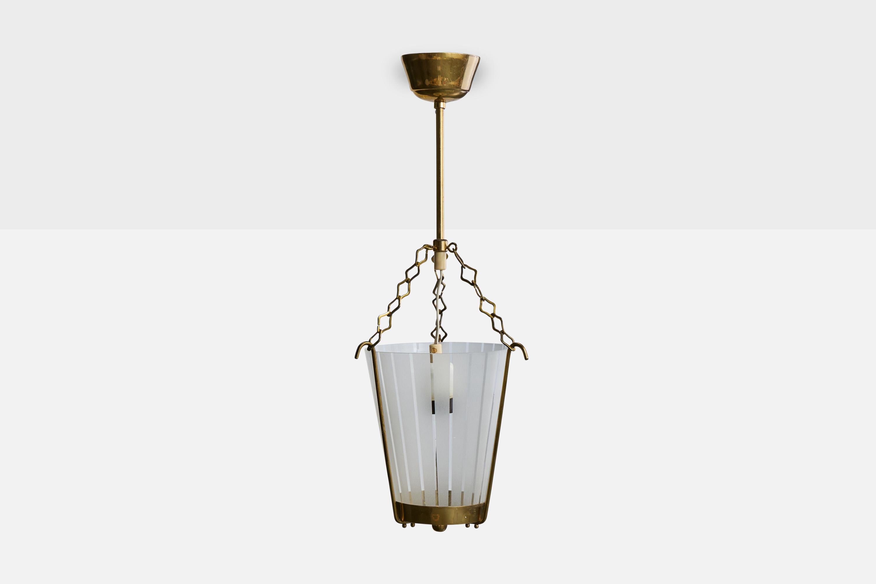 Mid-Century moderno Designer svedese, lampada a sospensione, ottone, vetro, Svezia, anni '1950 in vendita