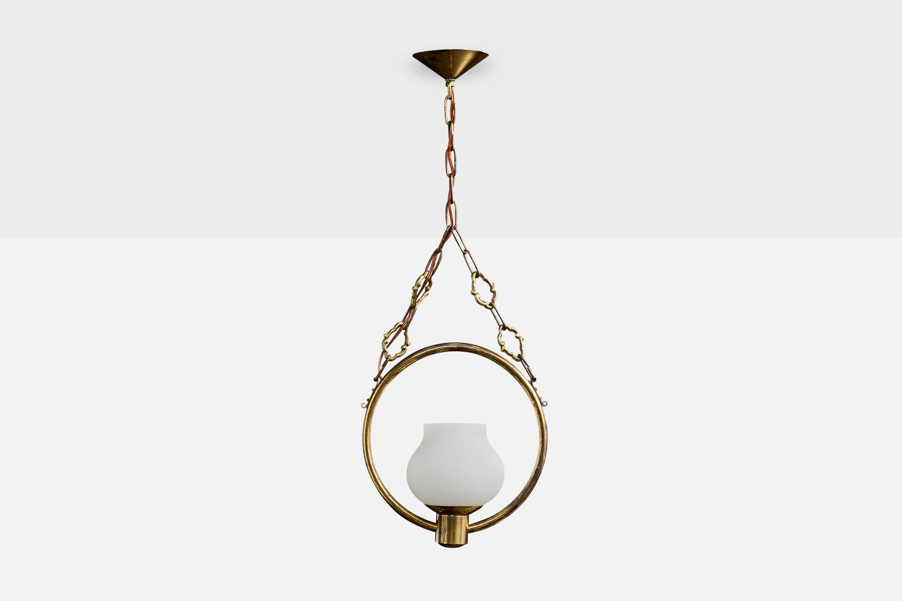 Mid-Century Modern Design suédois, lampe à suspension, laiton, verre, Suède, années 1950 en vente