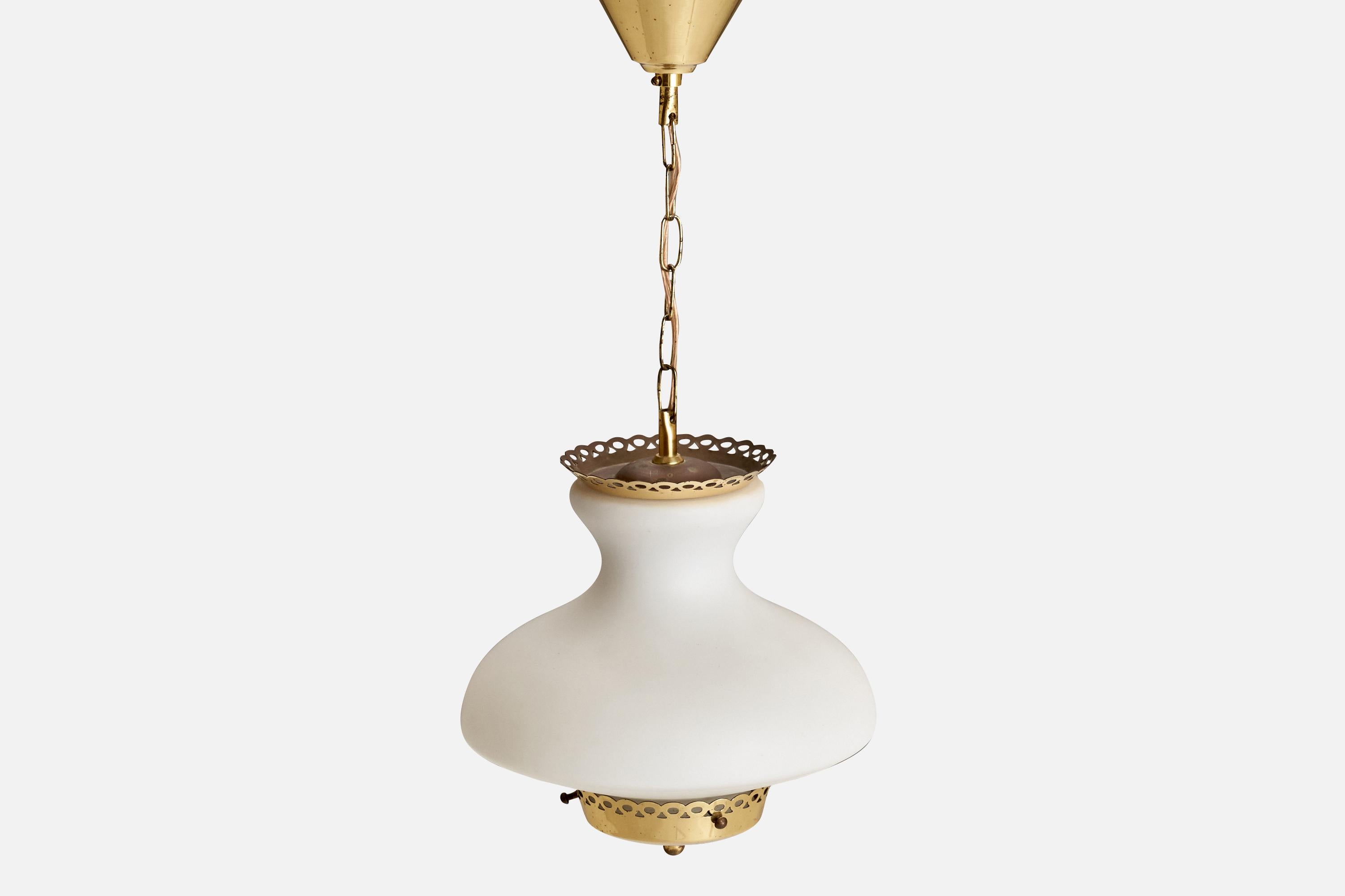 Schwedische Designer-Hängelampe, Messing, Glas, Schweden, 1950er Jahre im Zustand „Gut“ im Angebot in High Point, NC