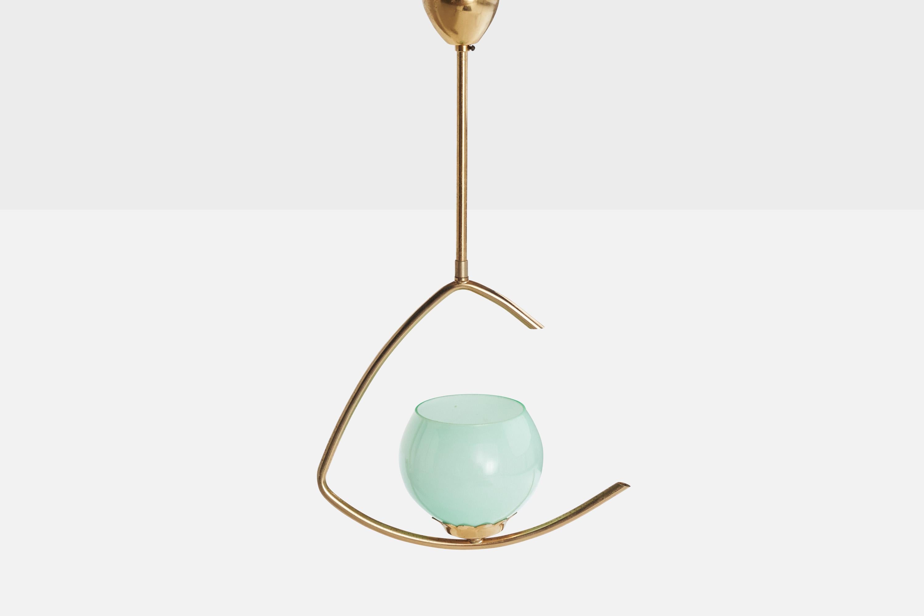 Design suédois, lampe à suspension, laiton, verre, Suède, années 1950 Bon état - En vente à High Point, NC